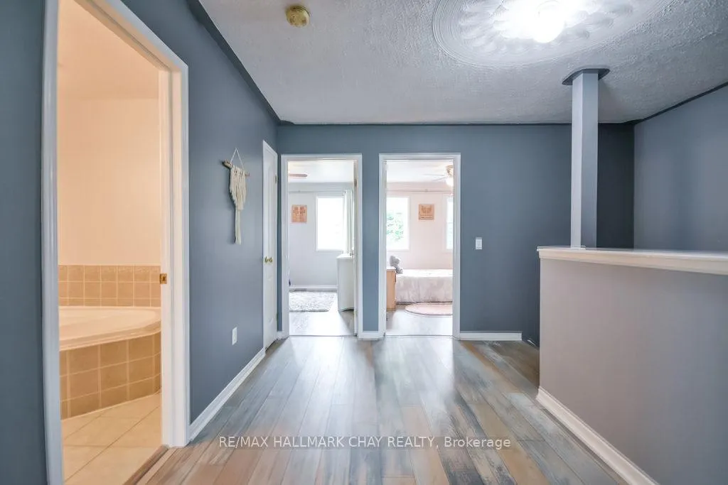 Photo 17 of 37 Julia Crescent, Orillia — HOMEH