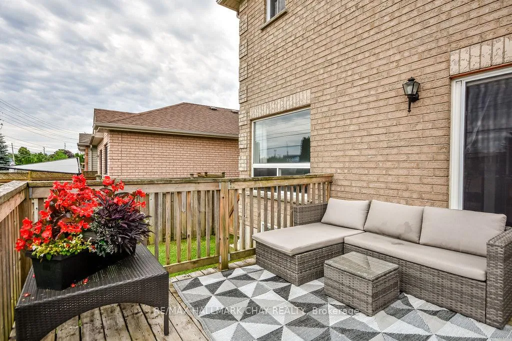 Photo 30 of 37 Julia Crescent, Orillia — HOMEH