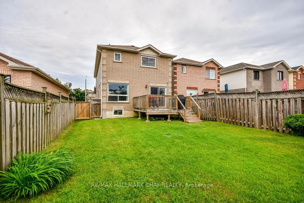 Photo 32 of 37 Julia Crescent, Orillia — HOMEH