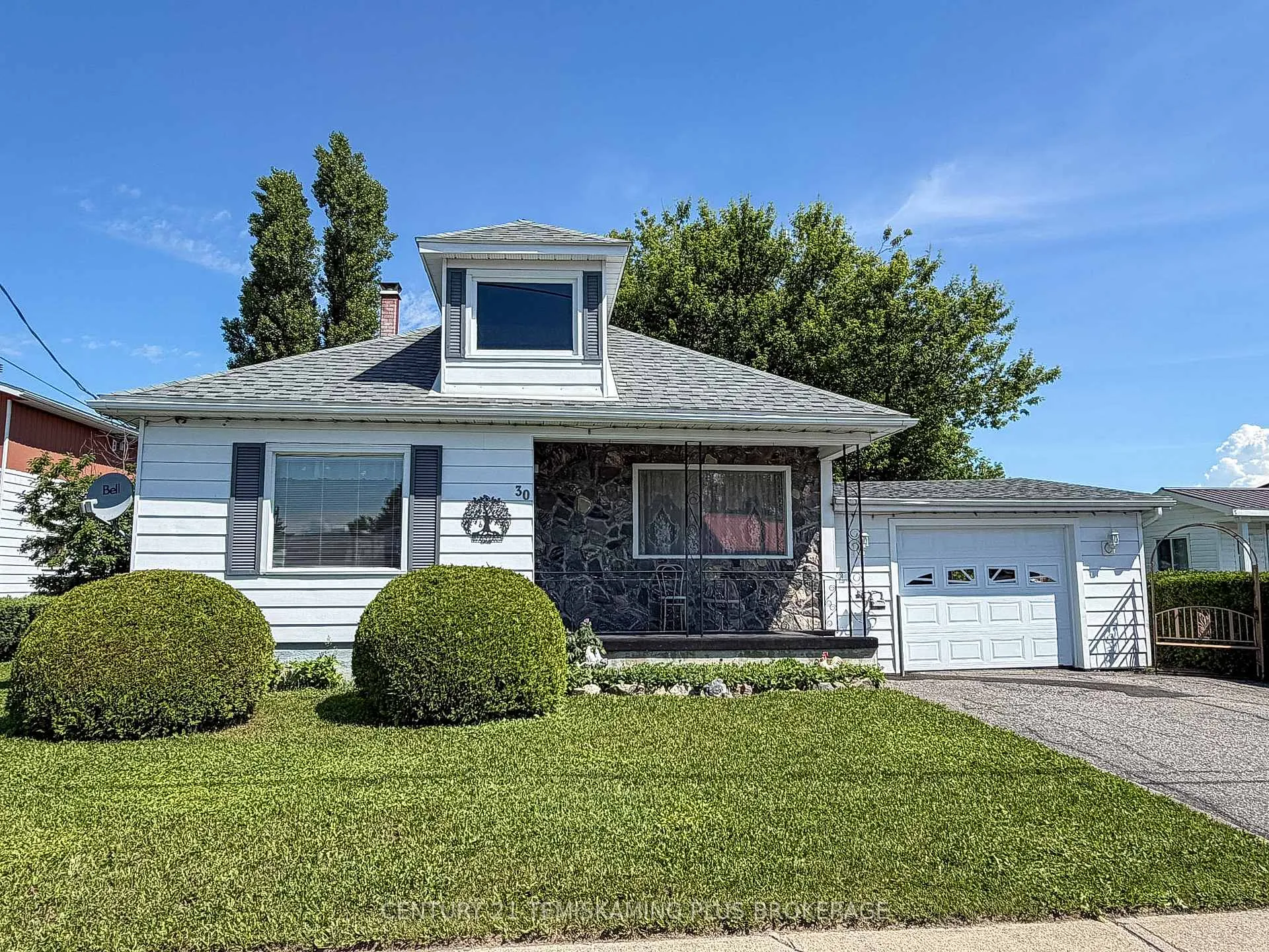 Photo 1 of 30 Ninth Street E, Armstrong, Earlton — HOMEH