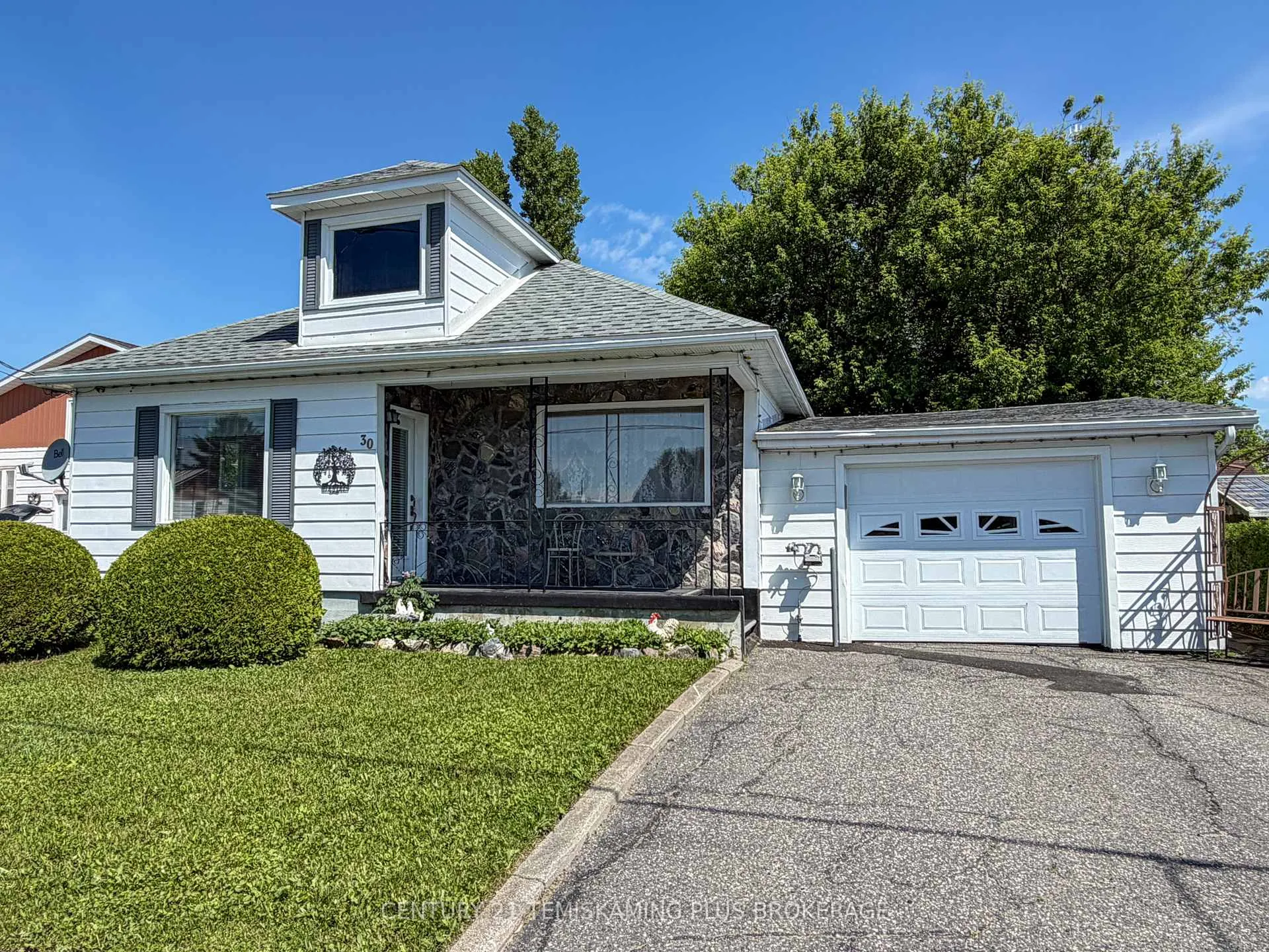 Photo 2 of 30 Ninth Street E, Armstrong, Earlton — HOMEH