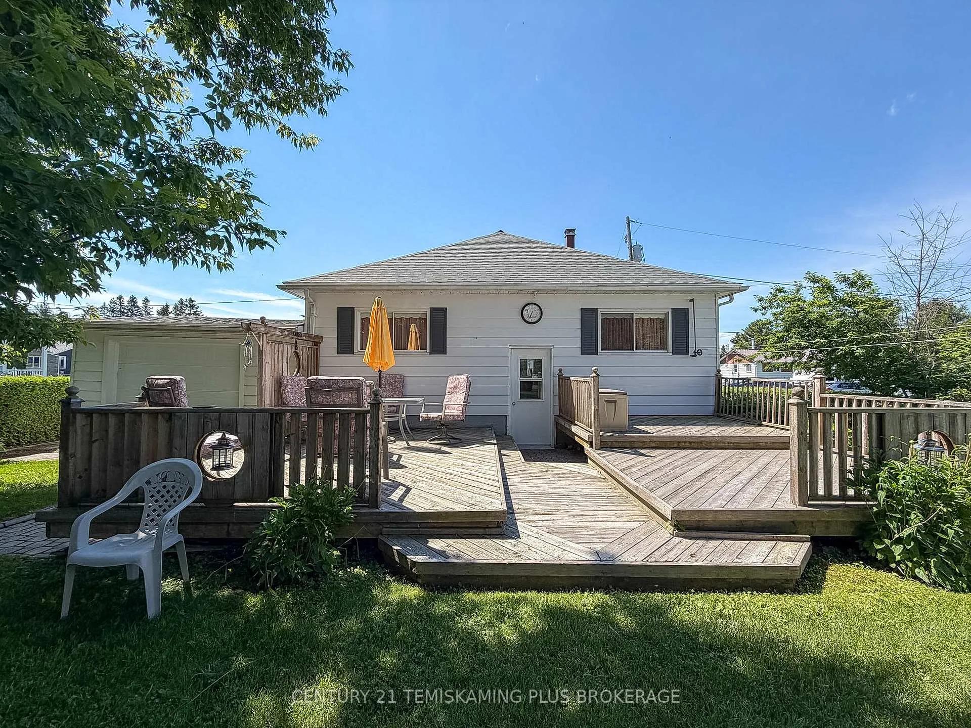 Photo 3 of 30 Ninth Street E, Armstrong, Earlton — HOMEH