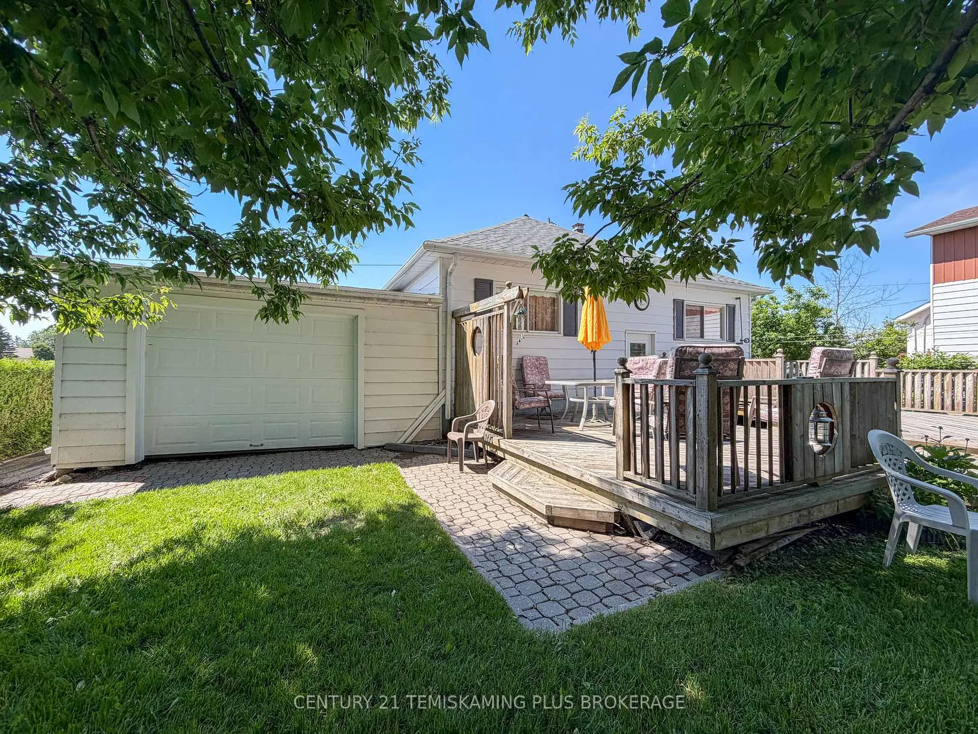 Photo 4 of 30 Ninth Street E, Armstrong, Earlton — HOMEH