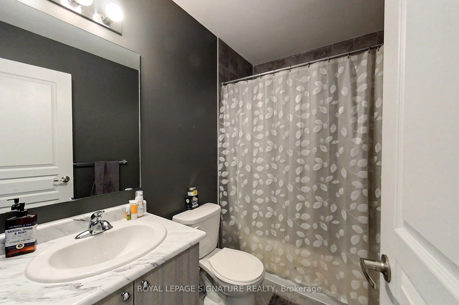 Photo 16 of Unit 304, 7 Anchorage Crescent, Collingwood — HOMEH