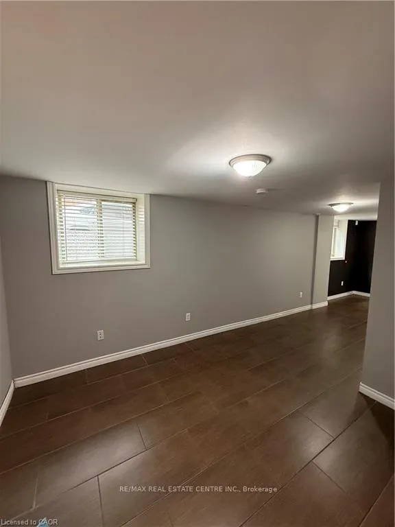 Photo 8 of 947 Main Street E, Hamilton, Stipley — HOMEH