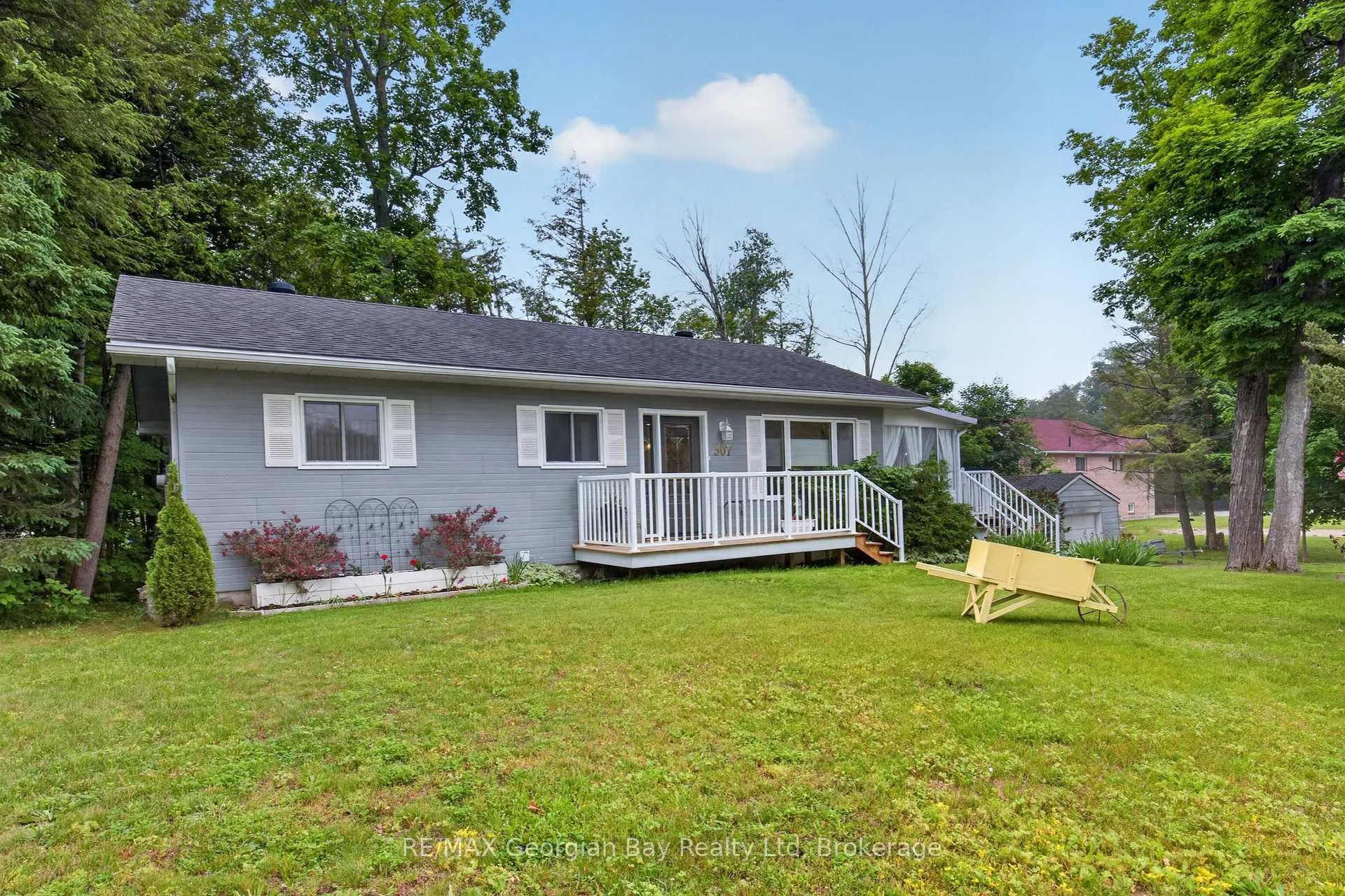Photo 1 of 307 Balm Beach Road W, Tiny, Rural Tiny — HOMEH