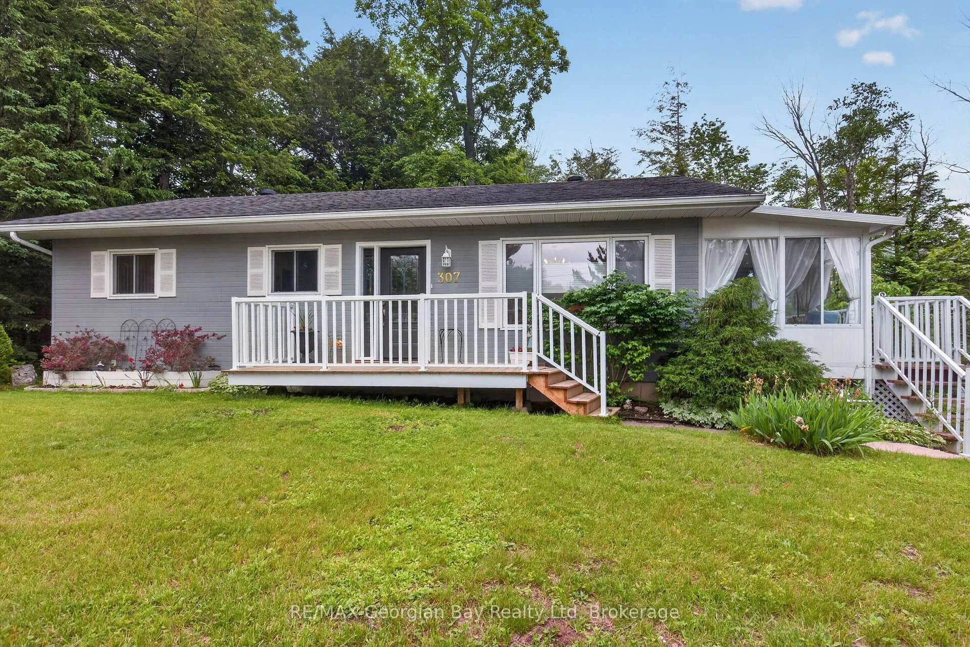 Photo 2 of 307 Balm Beach Road W, Tiny, Rural Tiny — HOMEH