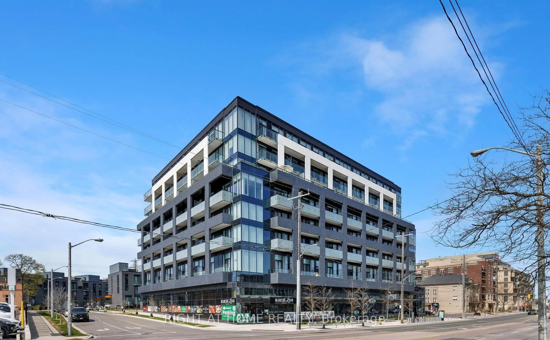 Front of Unit 611, 4208 Dundas Street W