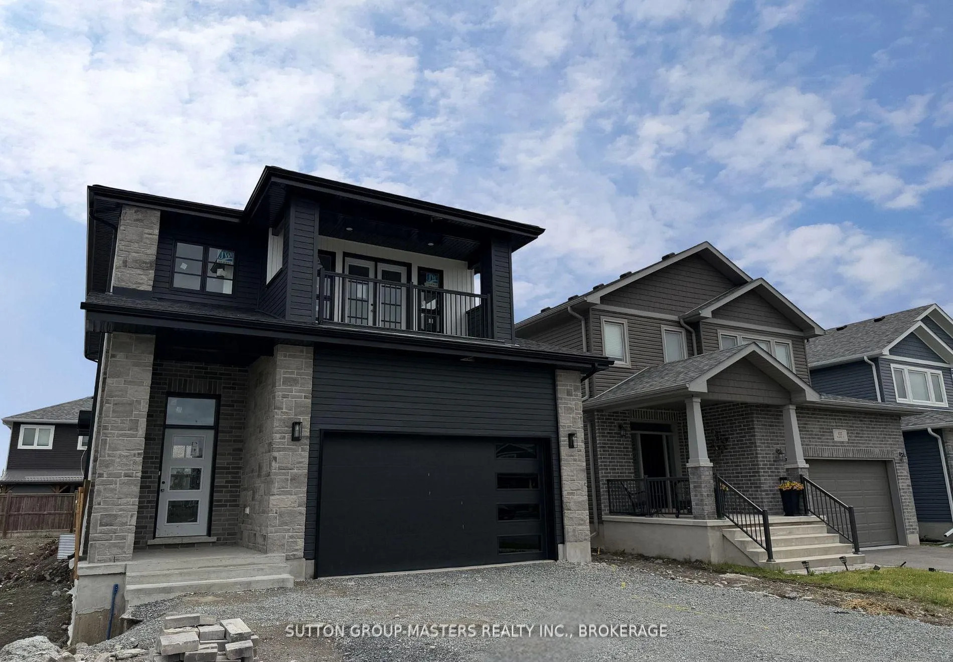 Photo 2 of 109 Pearce Street, Loyalist, Amherstview — HOMEH