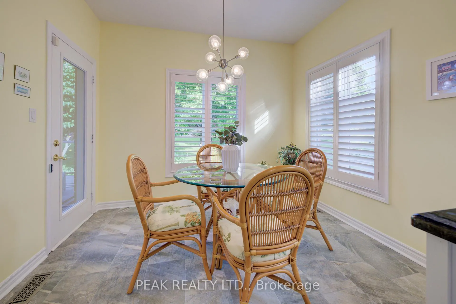 Photo 15 of 14 Stonecroft Way, Wilmot — HOMEH
