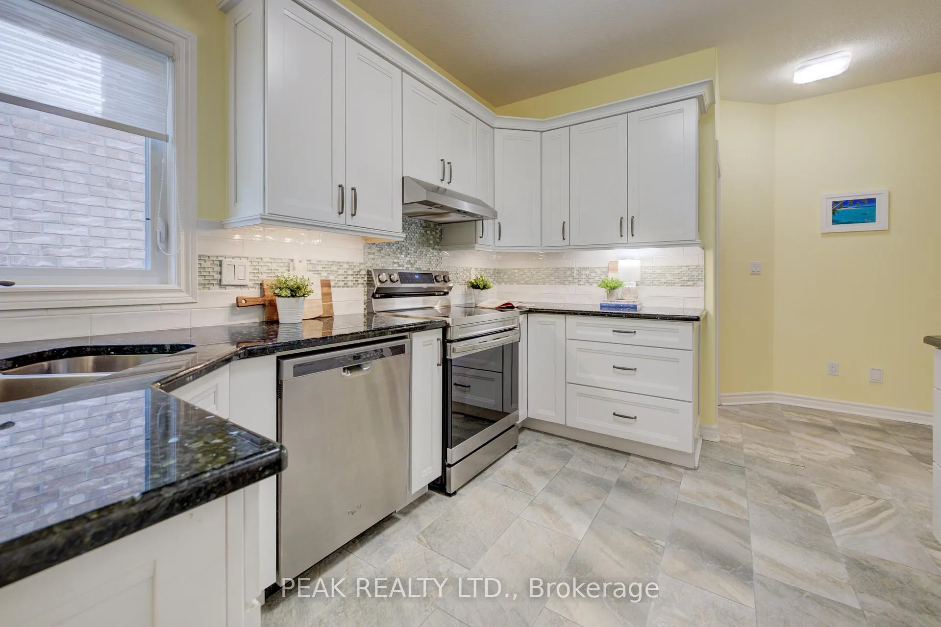 Photo 18 of 14 Stonecroft Way, Wilmot — HOMEH