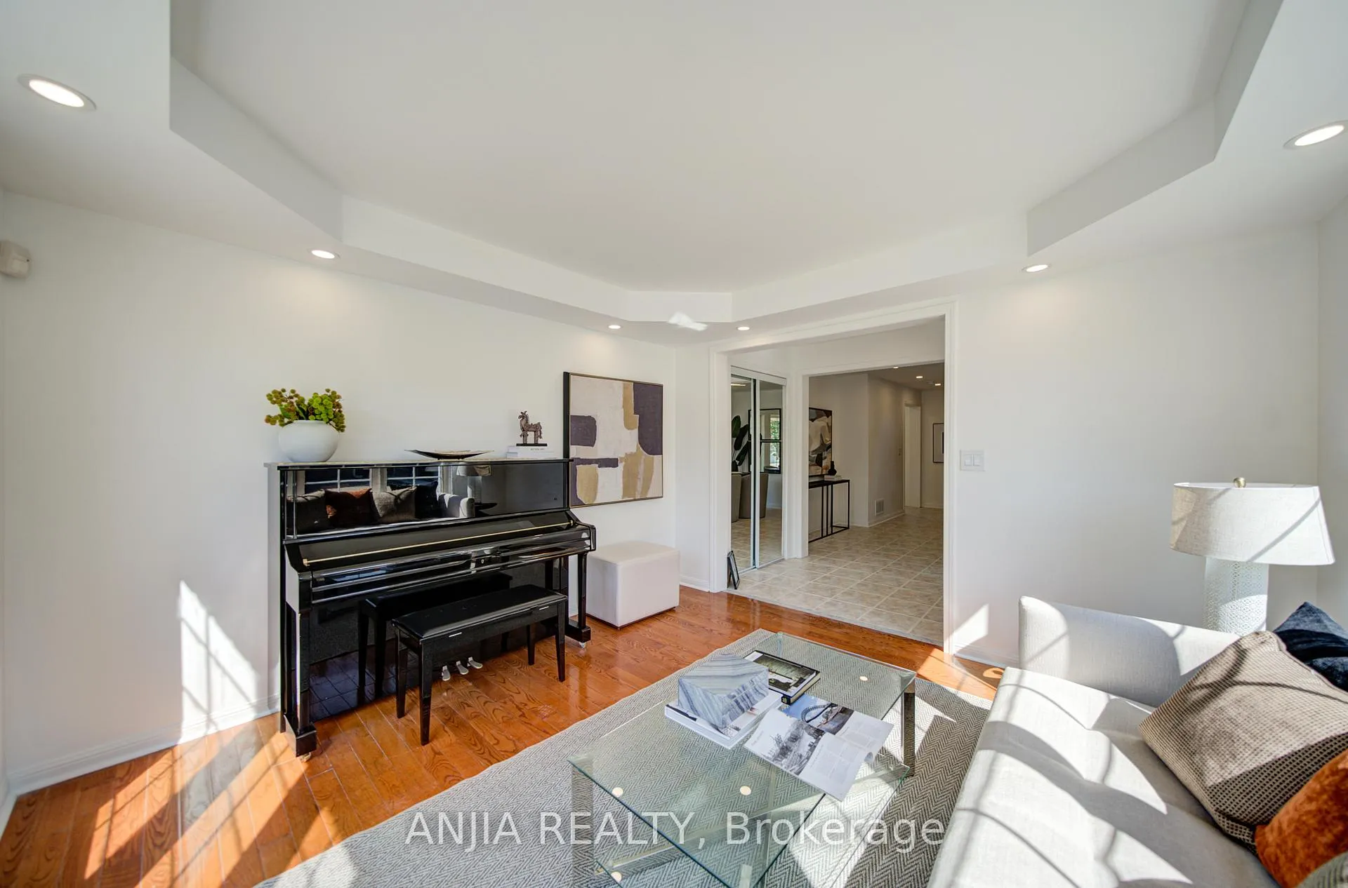 Photo 9 of 136 Winston Castle Drive, Markham, Rural Markham — HOMEH