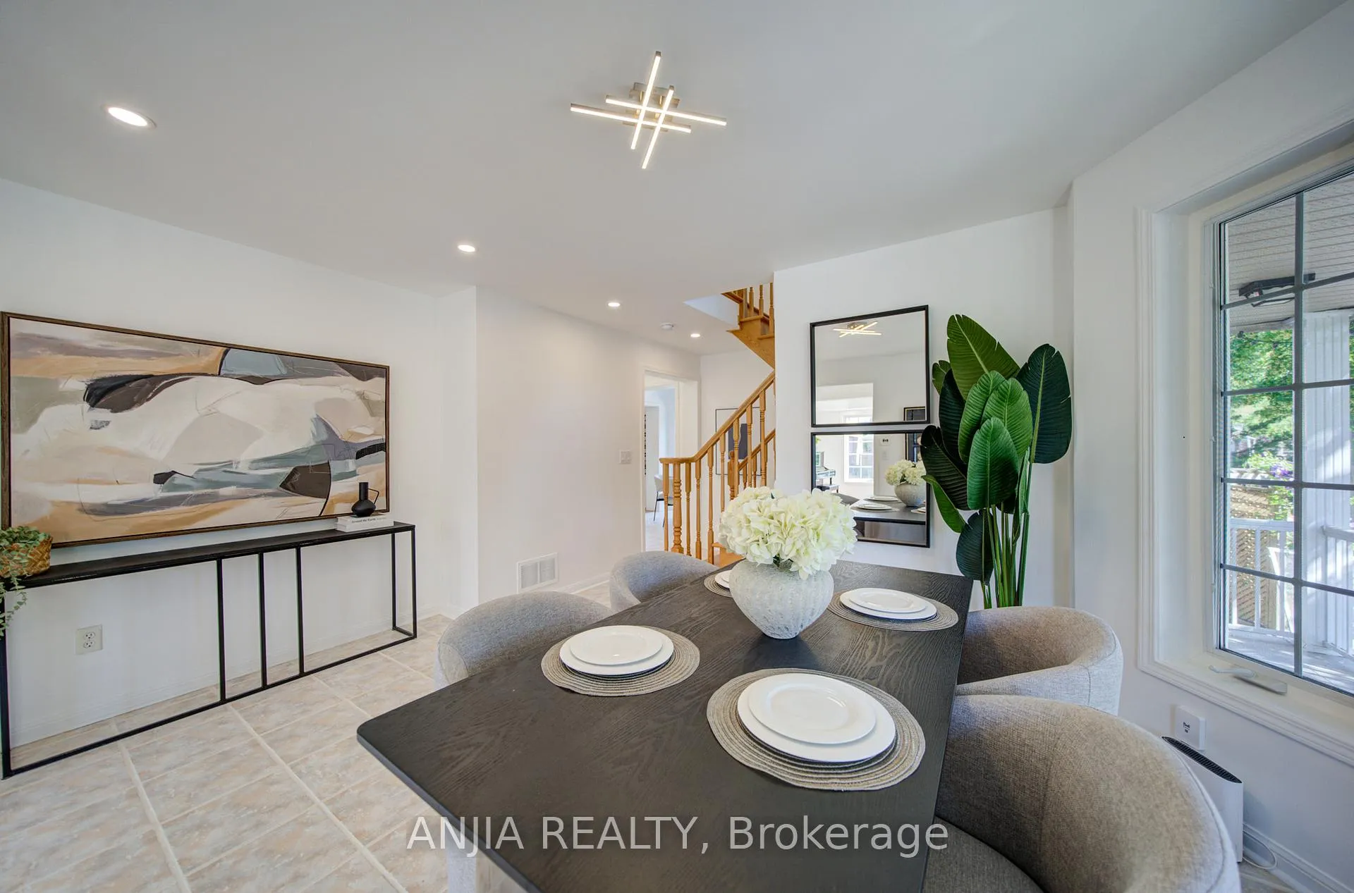 Photo 13 of 136 Winston Castle Drive, Markham, Rural Markham — HOMEH