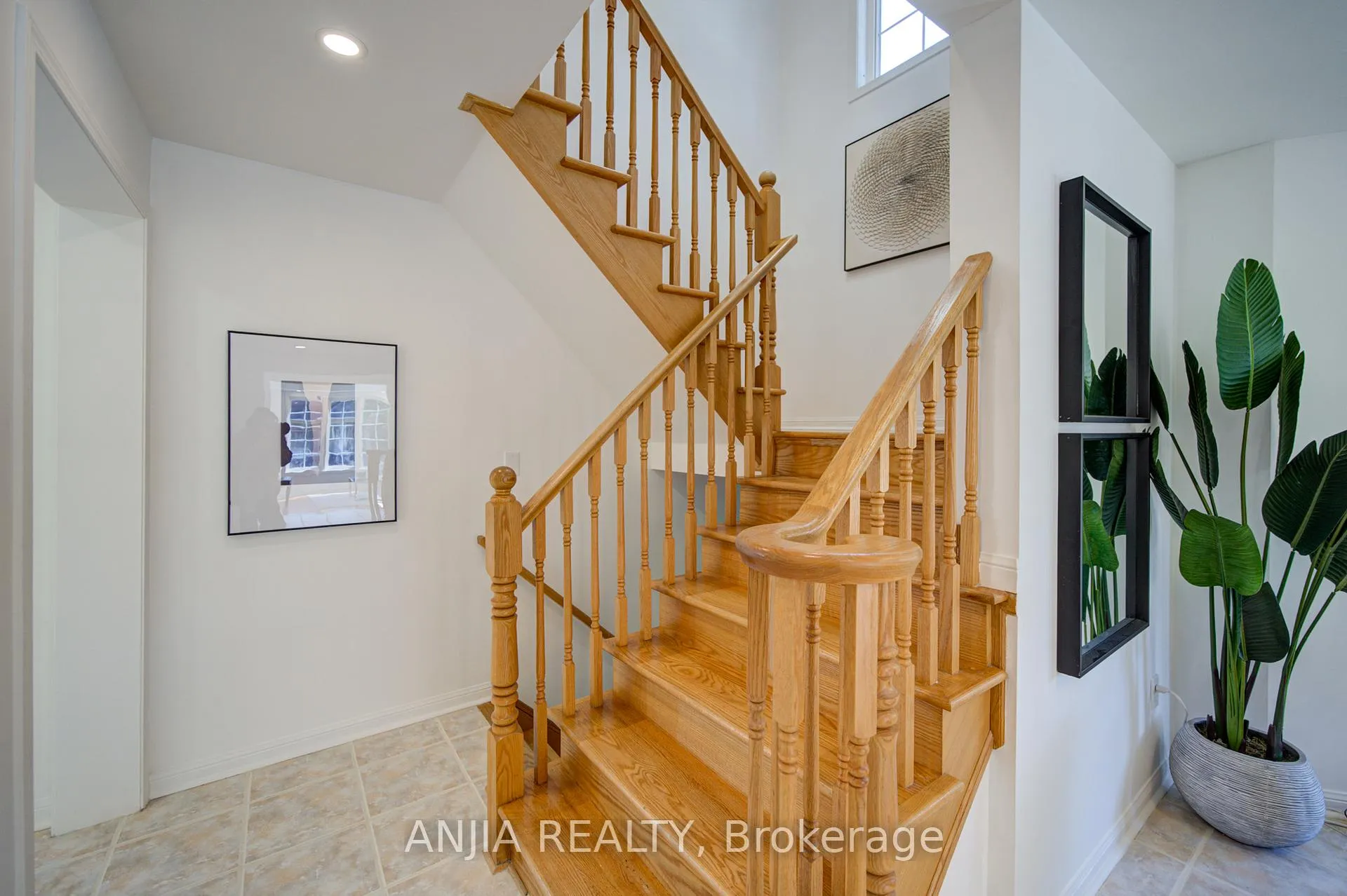 Photo 14 of 136 Winston Castle Drive, Markham, Rural Markham — HOMEH