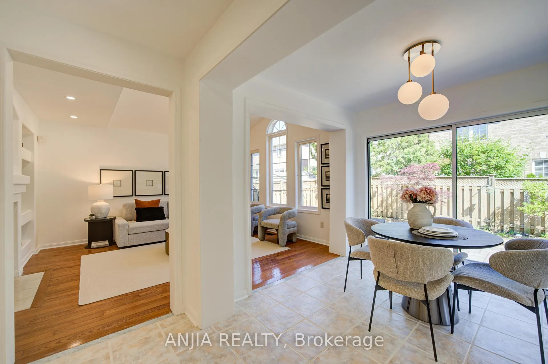 Photo 21 of 136 Winston Castle Drive, Markham, Rural Markham — HOMEH