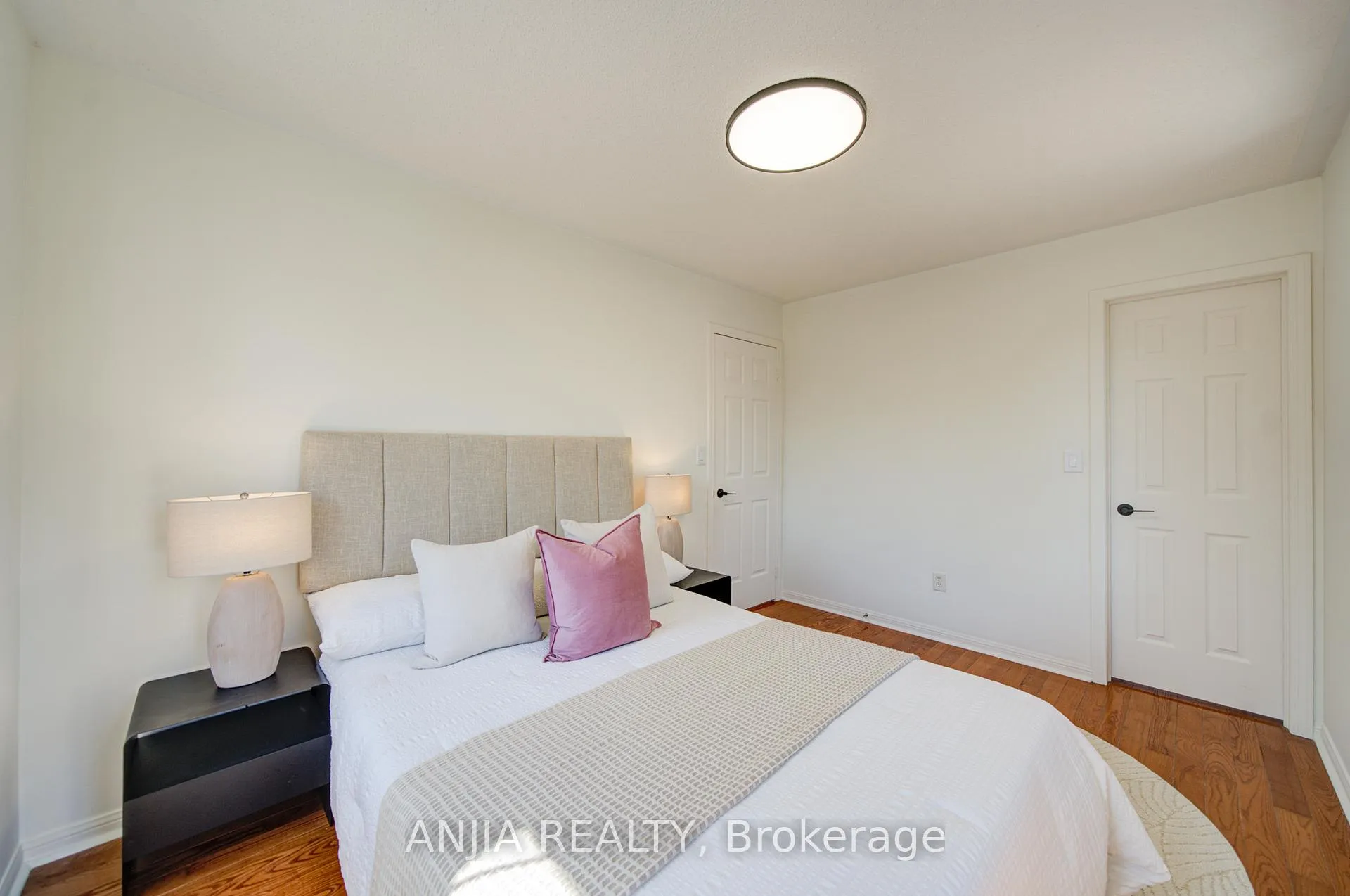 Photo 35 of 136 Winston Castle Drive, Markham, Rural Markham — HOMEH