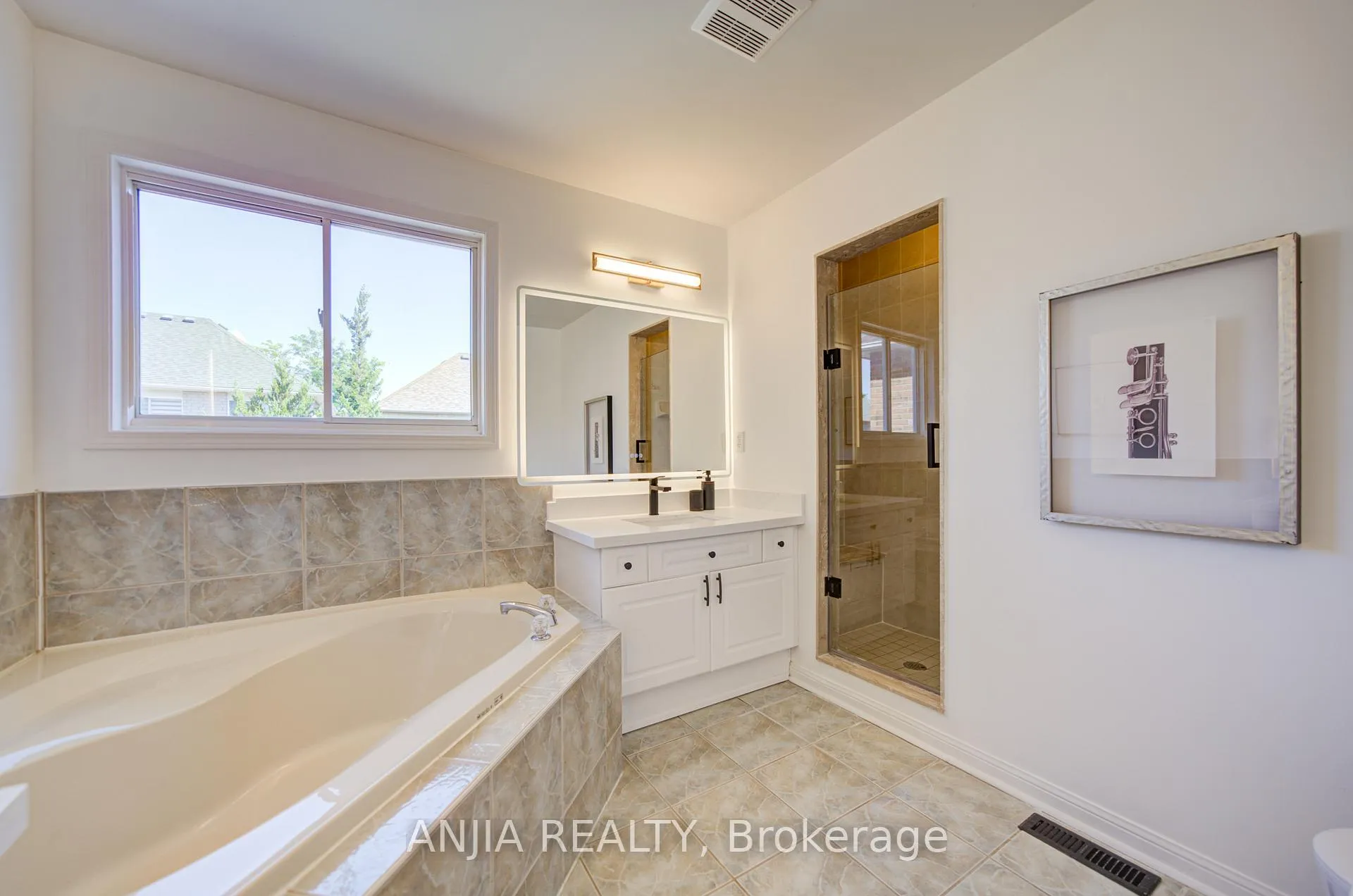 Photo 39 of 136 Winston Castle Drive, Markham, Rural Markham — HOMEH