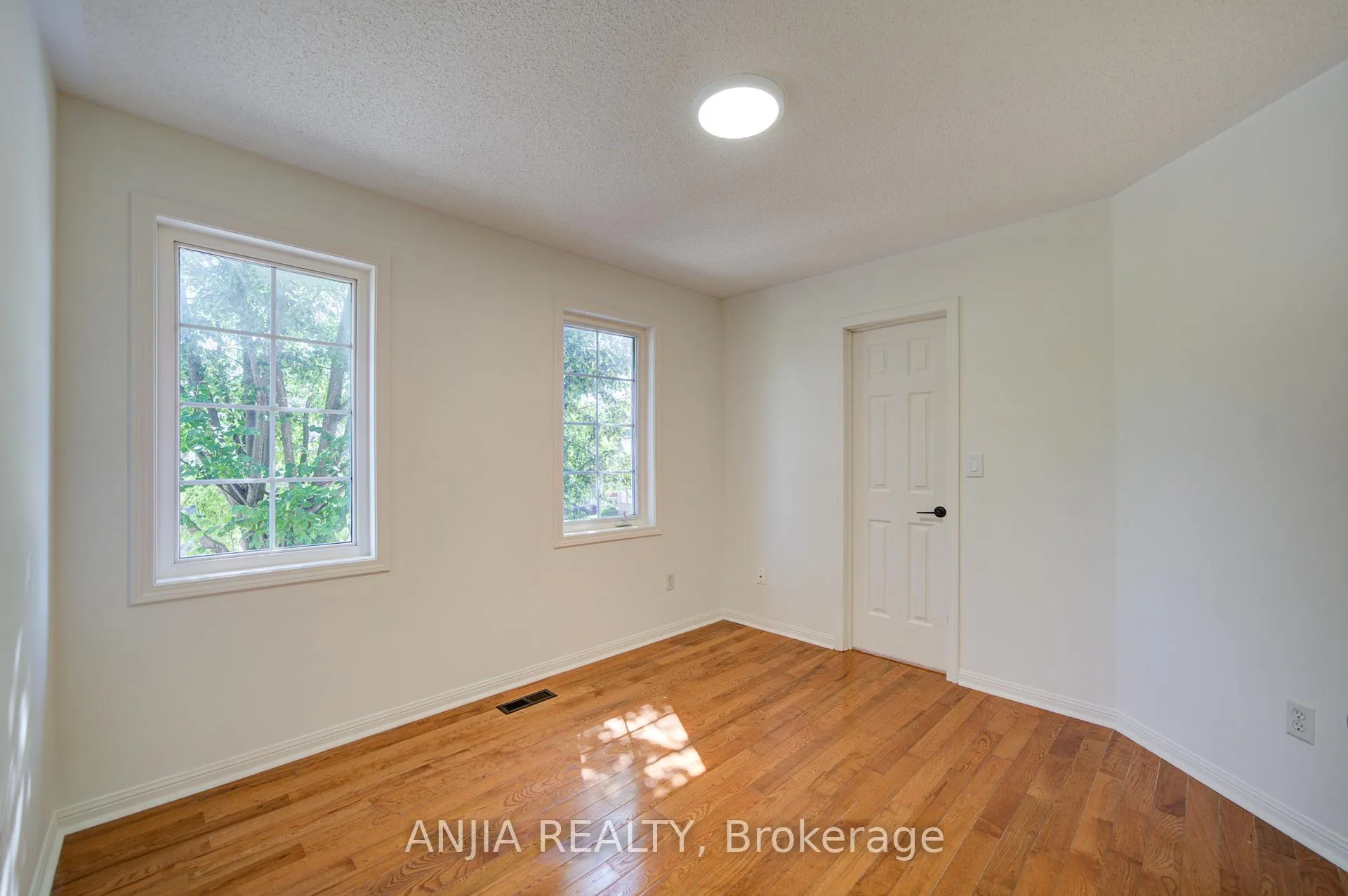 Photo 44 of 136 Winston Castle Drive, Markham, Rural Markham — HOMEH