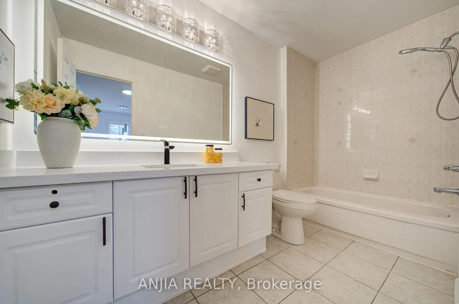 Photo 46 of 136 Winston Castle Drive, Markham, Rural Markham — HOMEH