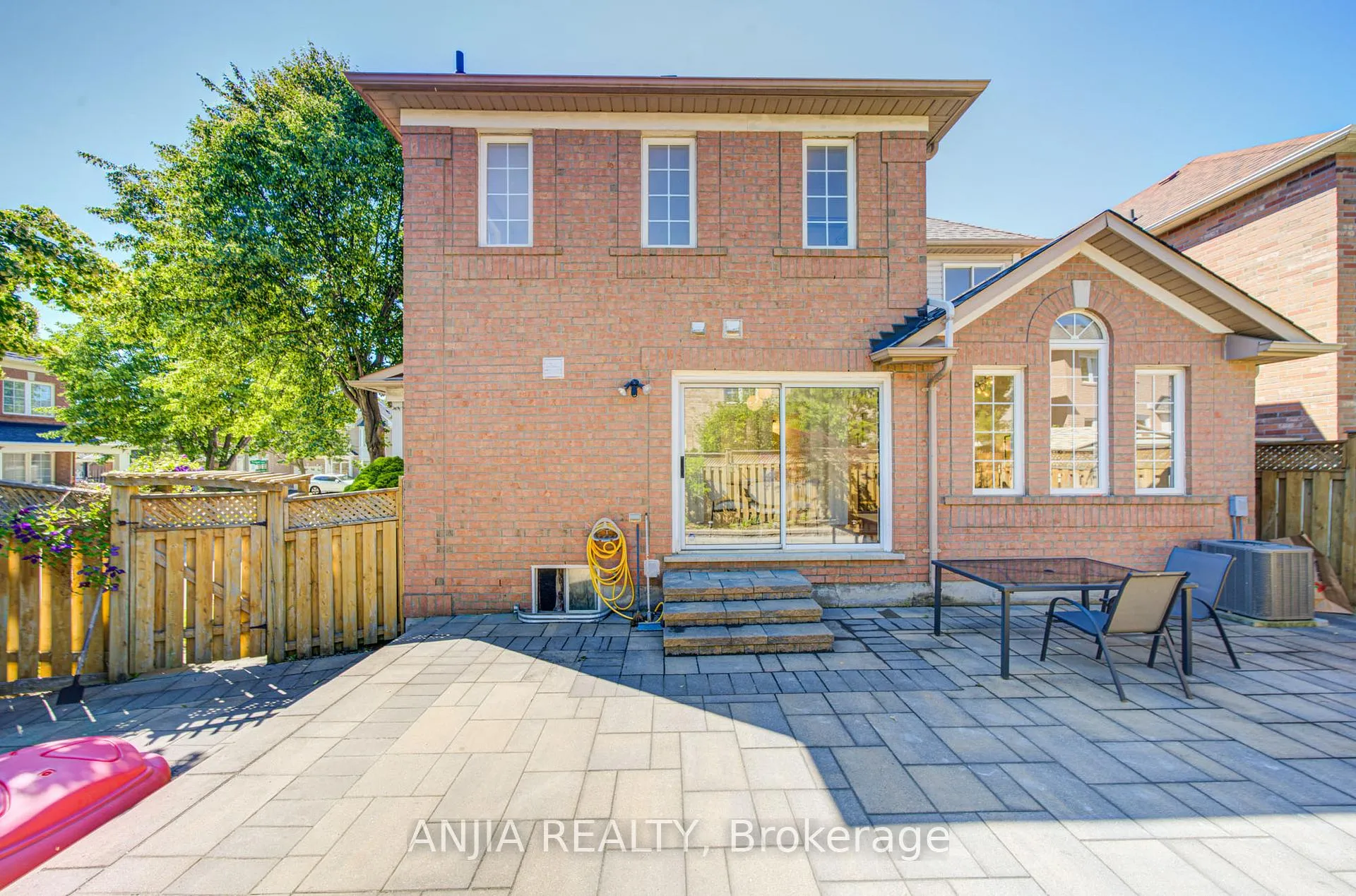 Photo 48 of 136 Winston Castle Drive, Markham, Rural Markham — HOMEH