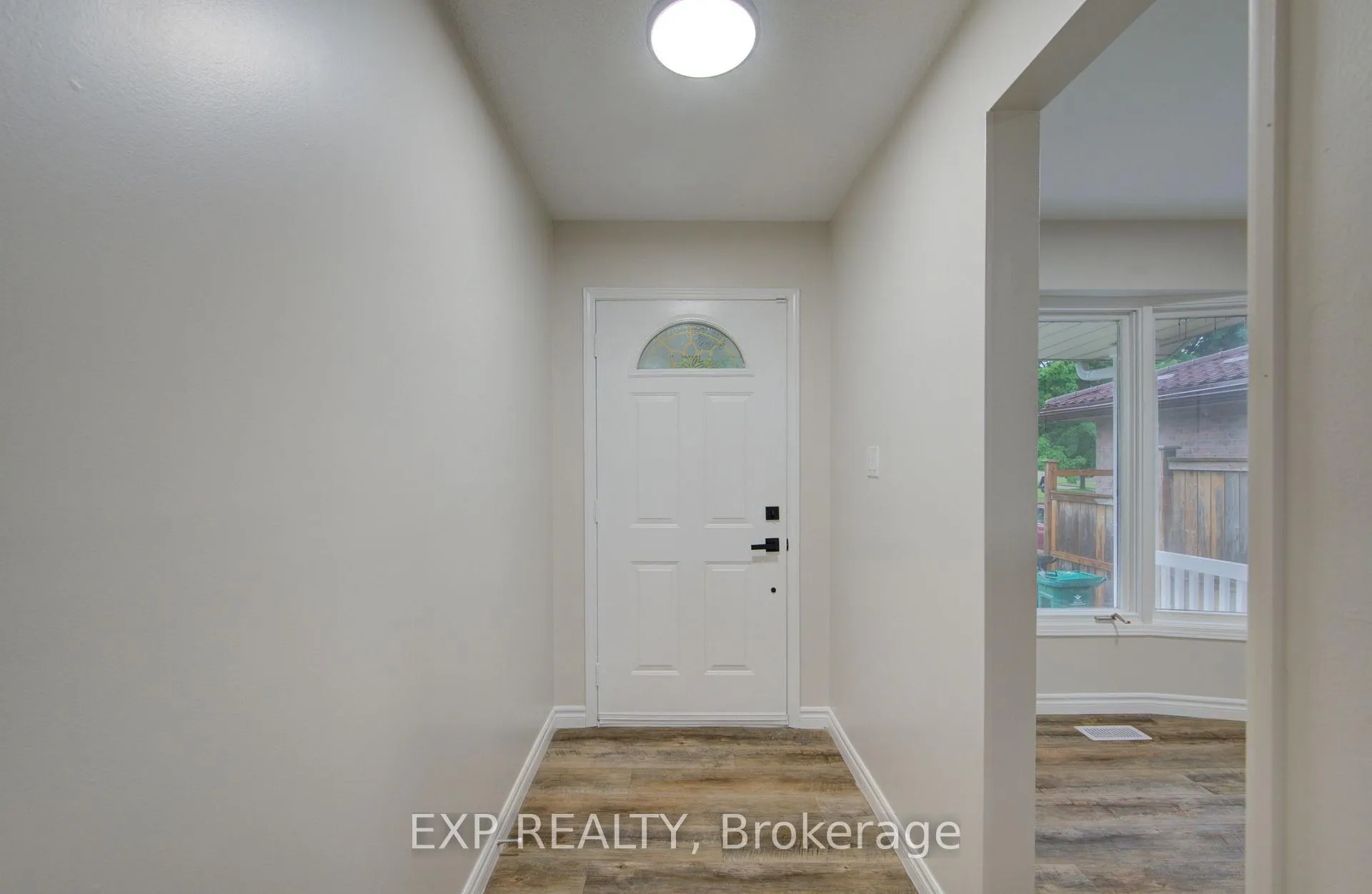 Photo 4 of 379 Veronica Drive, Kitchener, Idlewood — HOMEH