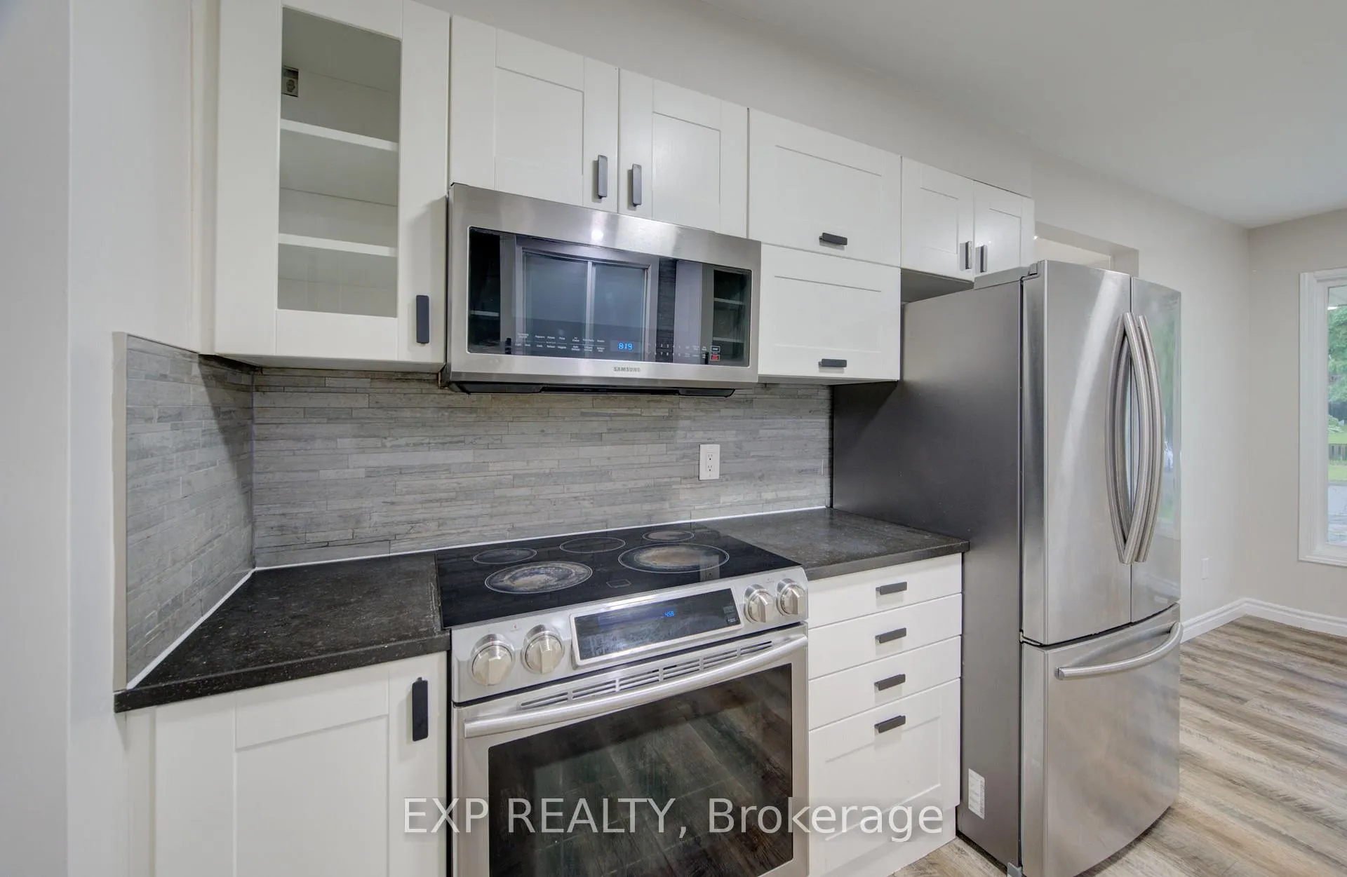 Photo 5 of 379 Veronica Drive, Kitchener, Idlewood — HOMEH