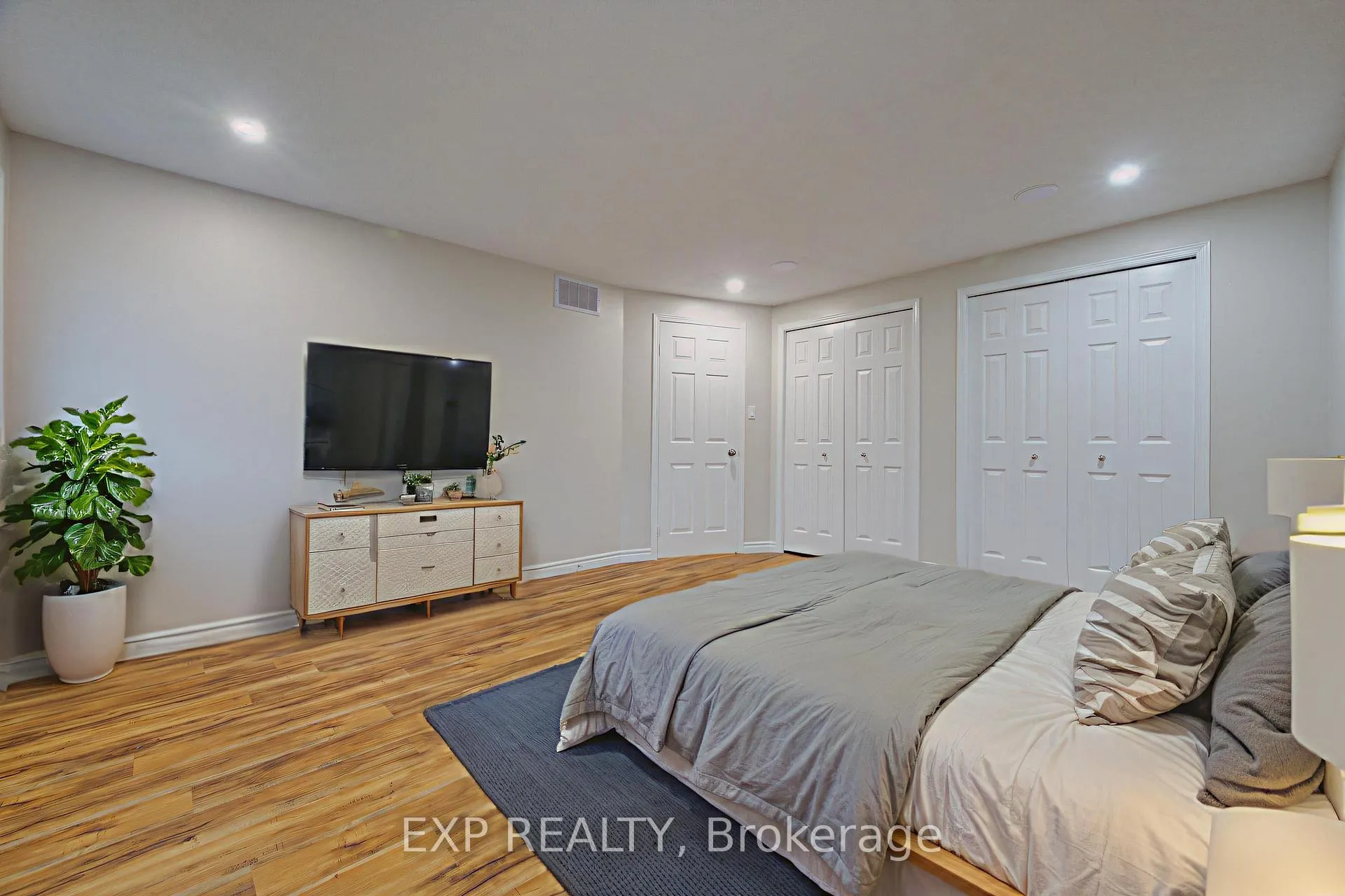 Photo 17 of 379 Veronica Drive, Kitchener, Idlewood — HOMEH