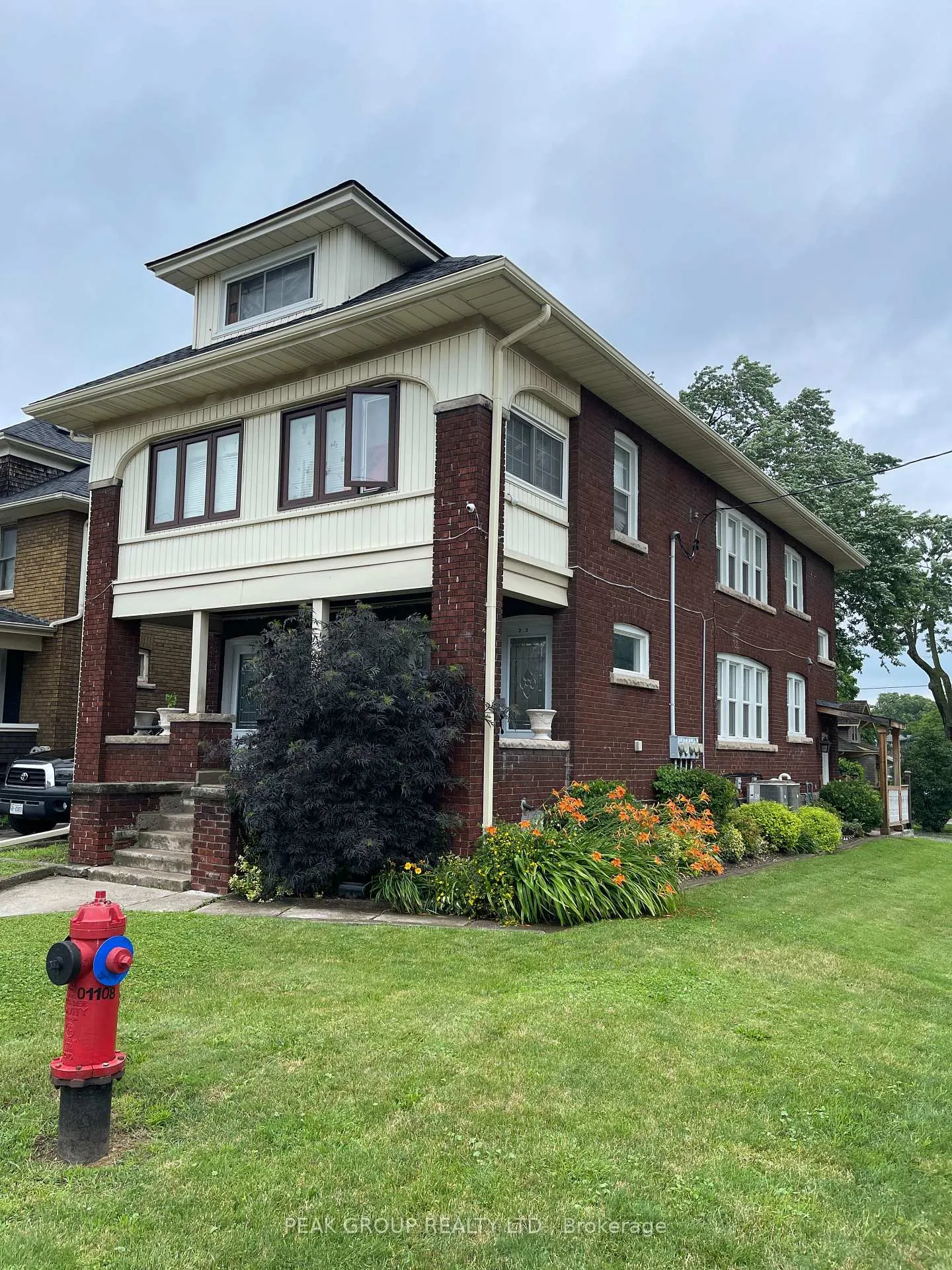 Front of Unit Lower, 4961 Armoury Street