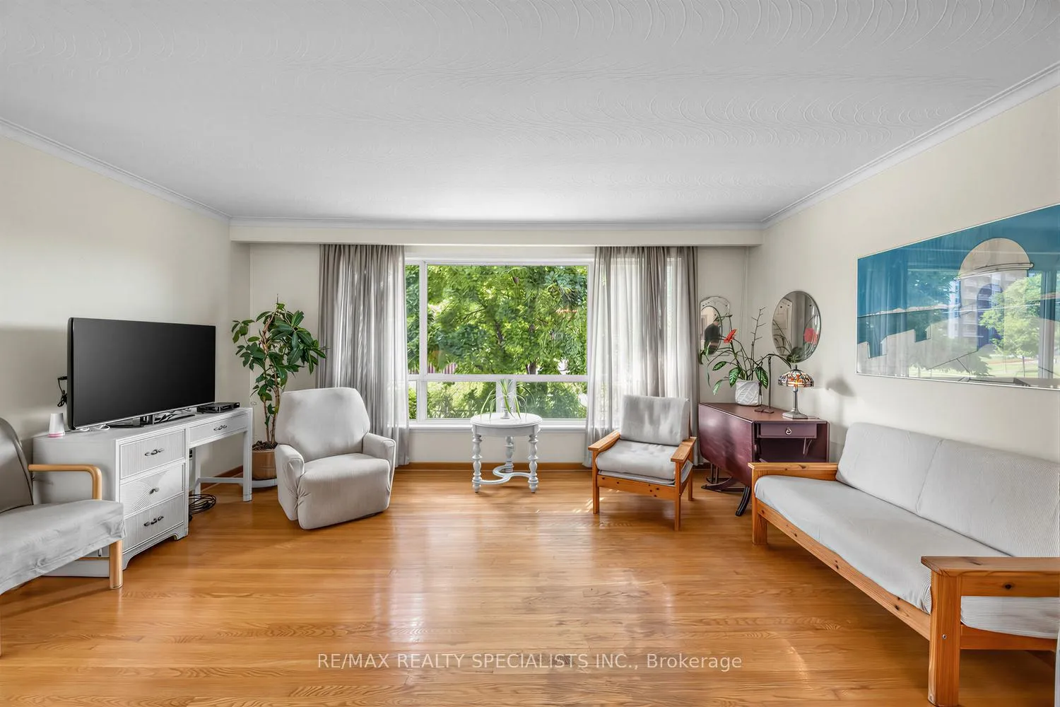 Photo 6 of 39 Castle Green Crescent, Etobicoke, Kingsview Village-The Westway — HOMEH