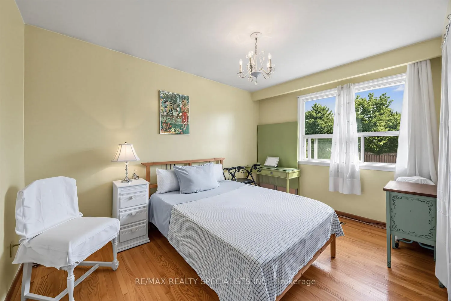 Photo 16 of 39 Castle Green Crescent, Etobicoke, Kingsview Village-The Westway — HOMEH