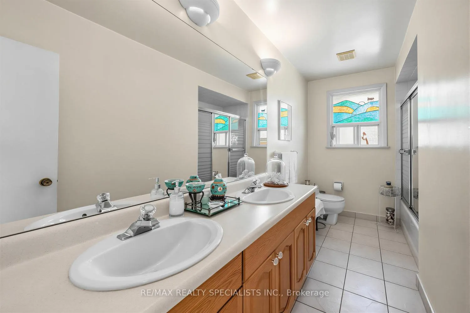 Photo 19 of 39 Castle Green Crescent, Etobicoke, Kingsview Village-The Westway — HOMEH