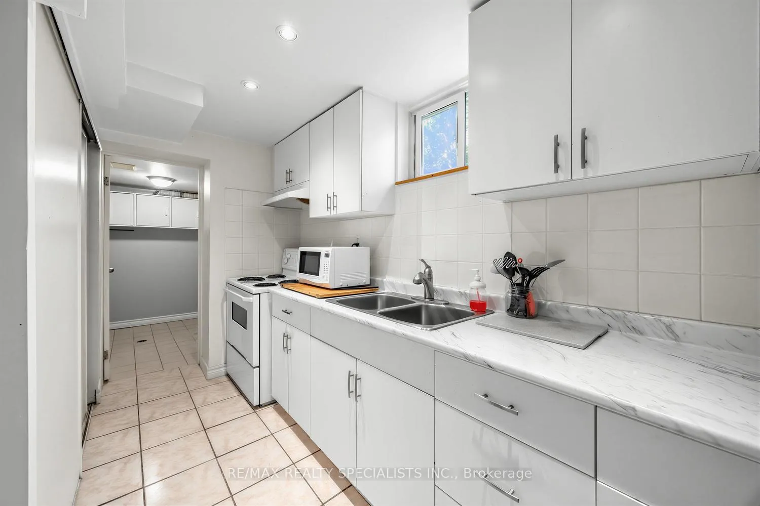 Photo 21 of 39 Castle Green Crescent, Etobicoke, Kingsview Village-The Westway — HOMEH