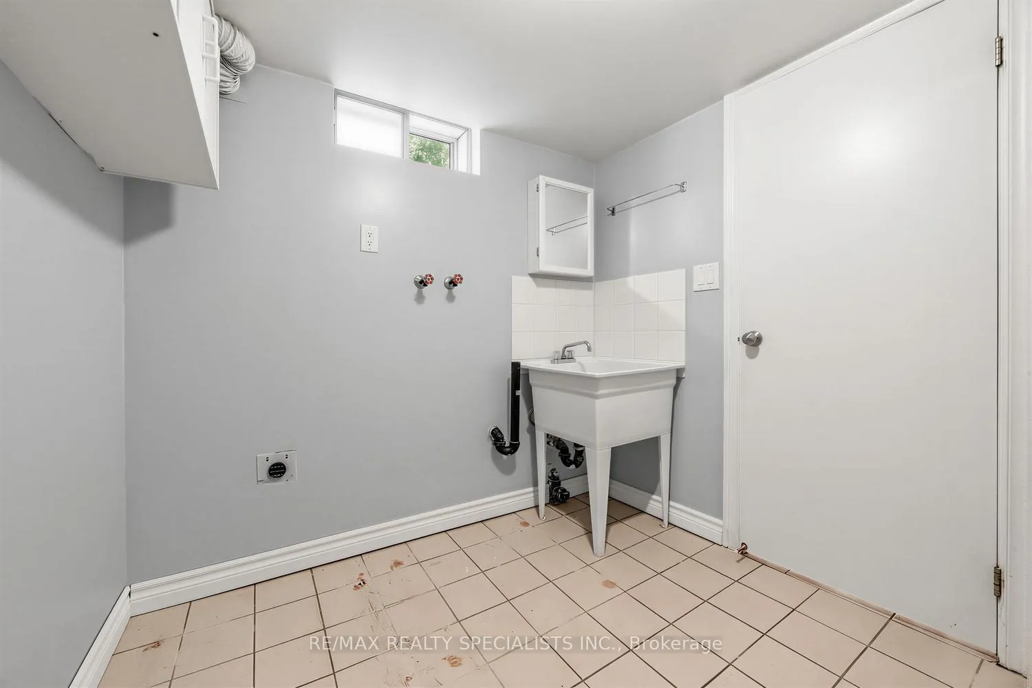 Photo 23 of 39 Castle Green Crescent, Etobicoke, Kingsview Village-The Westway — HOMEH
