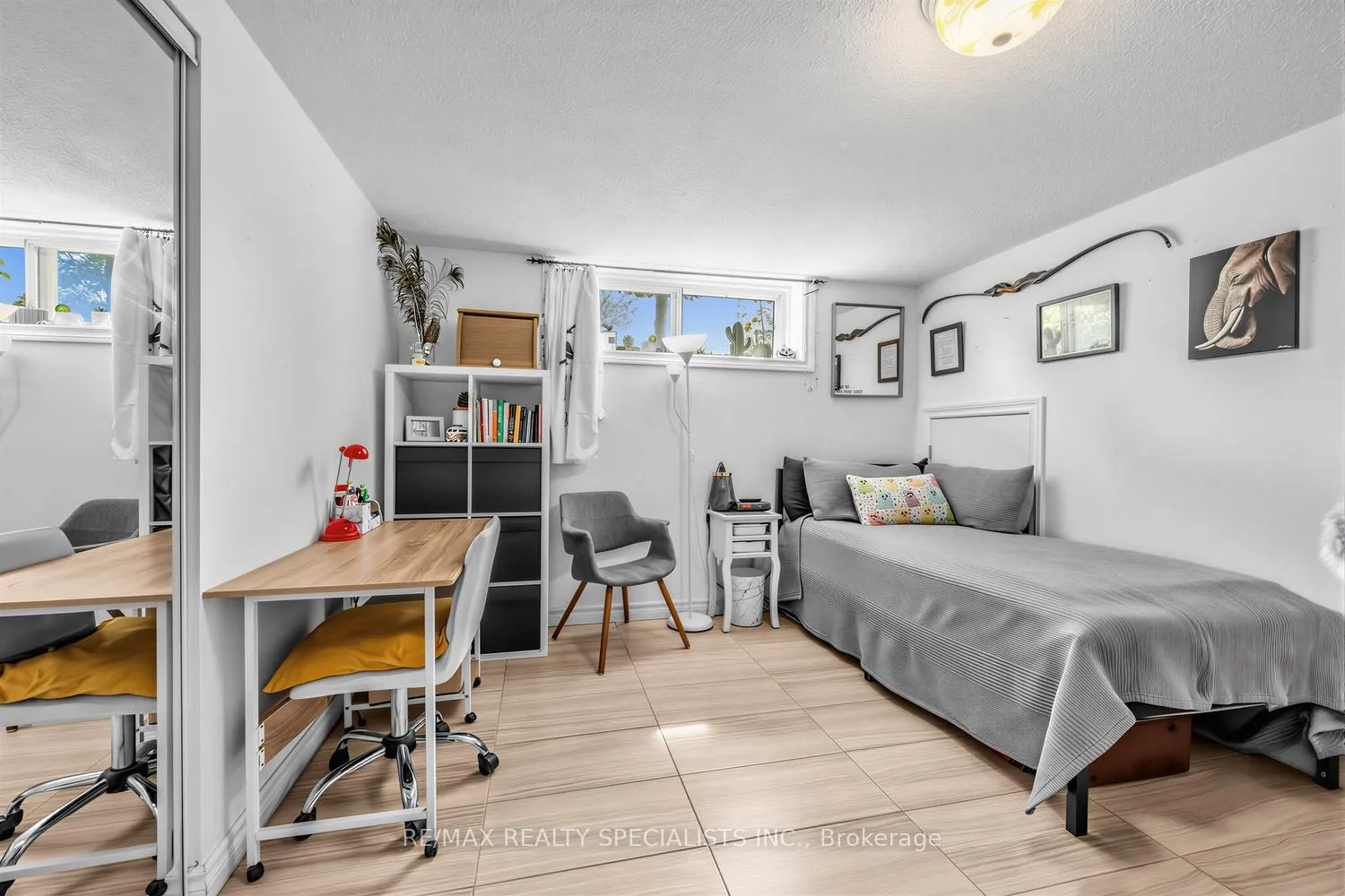 Photo 26 of 39 Castle Green Crescent, Etobicoke, Kingsview Village-The Westway — HOMEH