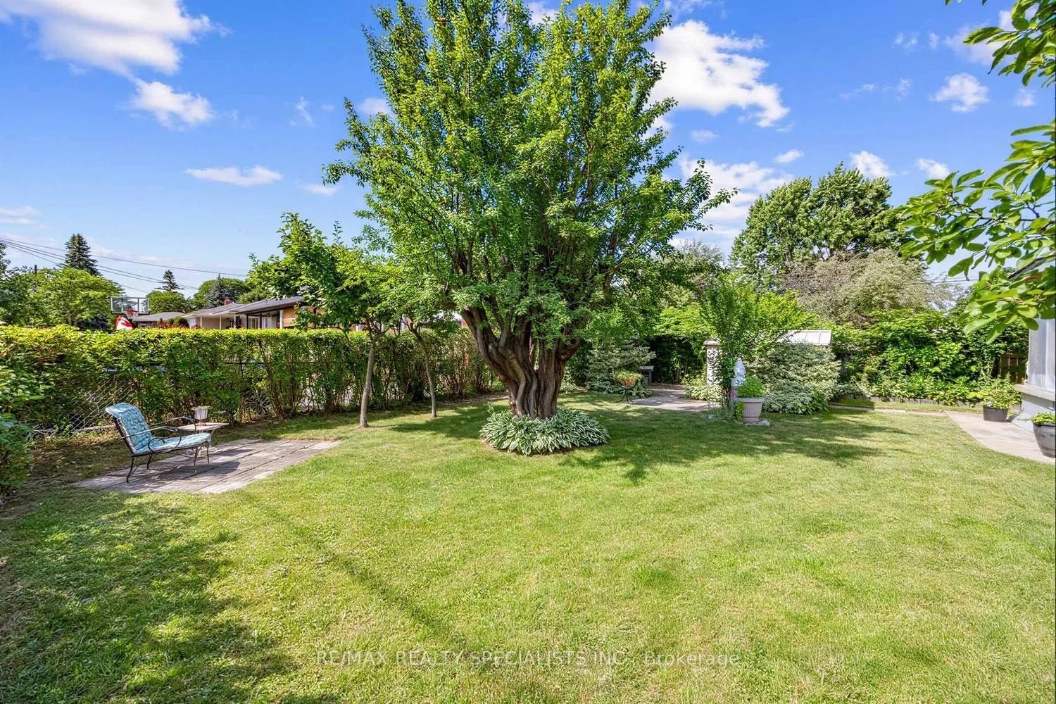 Photo 29 of 39 Castle Green Crescent, Etobicoke, Kingsview Village-The Westway — HOMEH