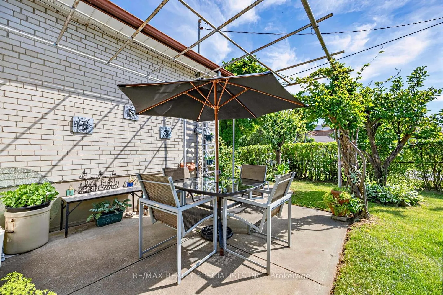 Photo 30 of 39 Castle Green Crescent, Etobicoke, Kingsview Village-The Westway — HOMEH