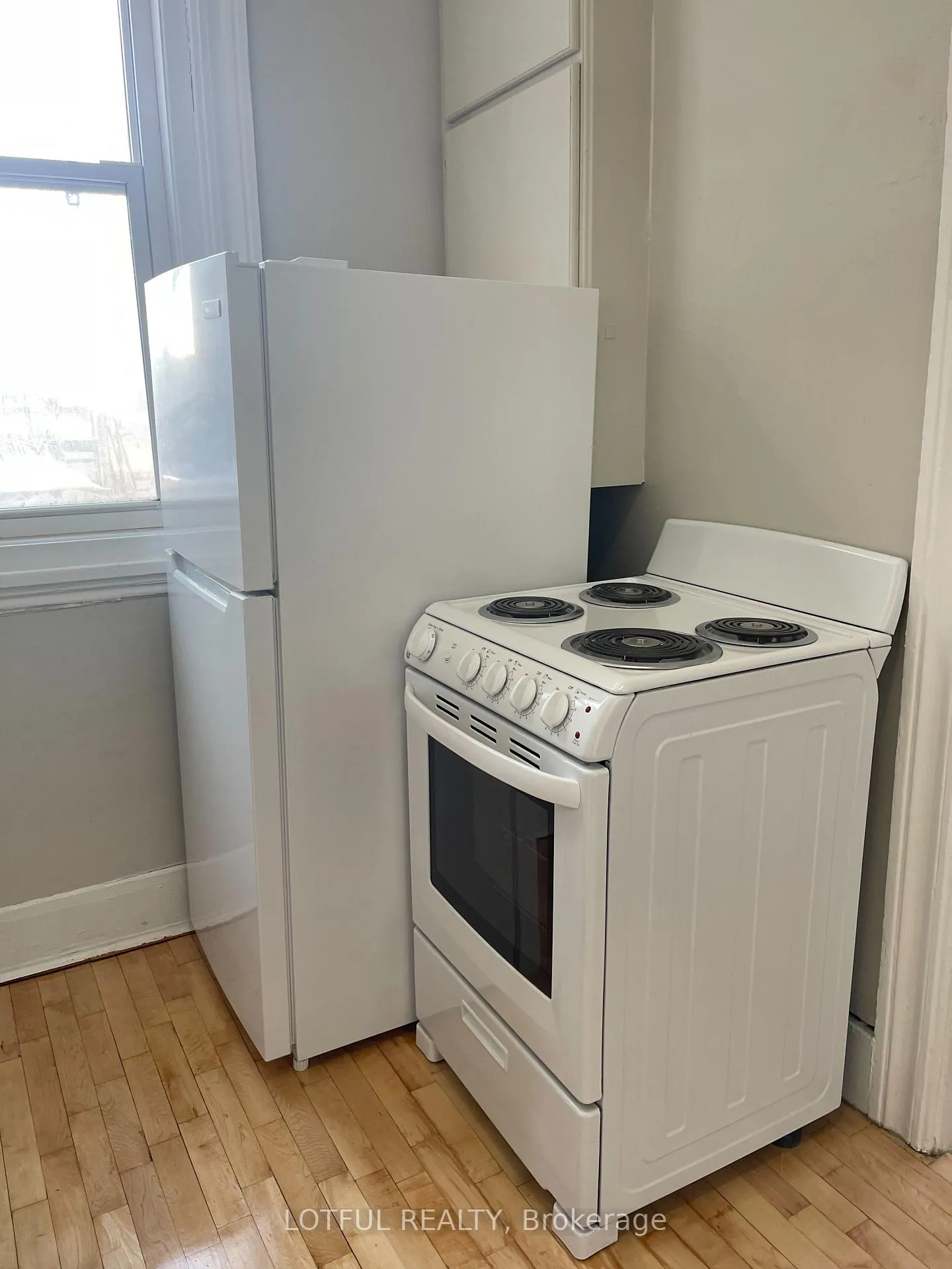 Photo 8 of Unit 3, 4-1/2 Russell Street E, Smiths Falls, Smiths Falls — HOMEH