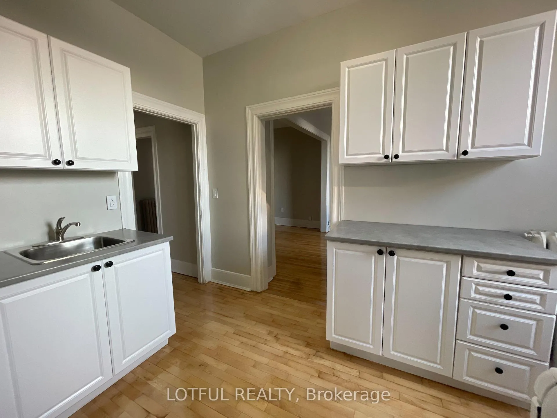 Photo 10 of Unit 3, 4-1/2 Russell Street E, Smiths Falls, Smiths Falls — HOMEH