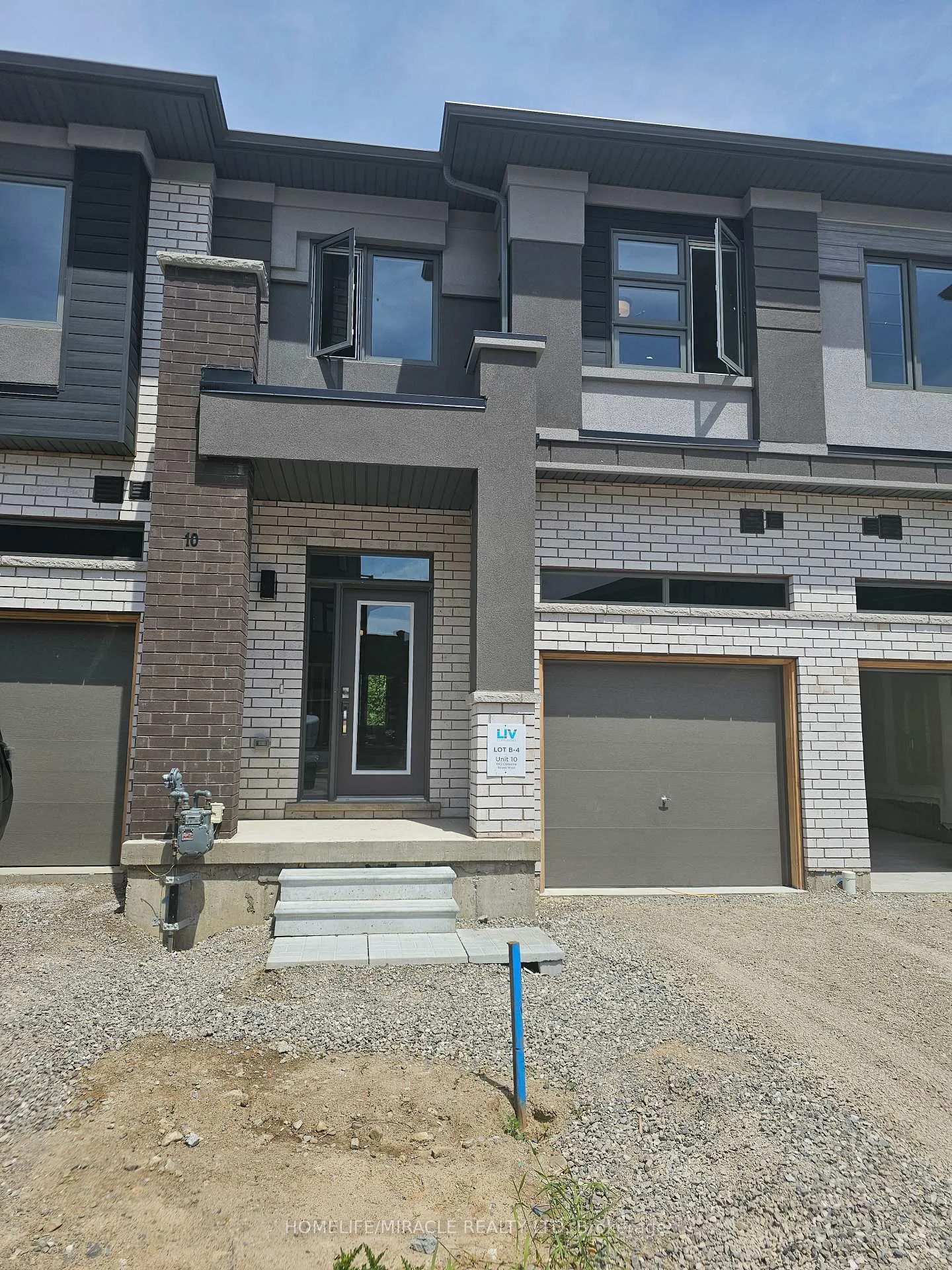 Front of Unit 10, 660 Colborne Street W