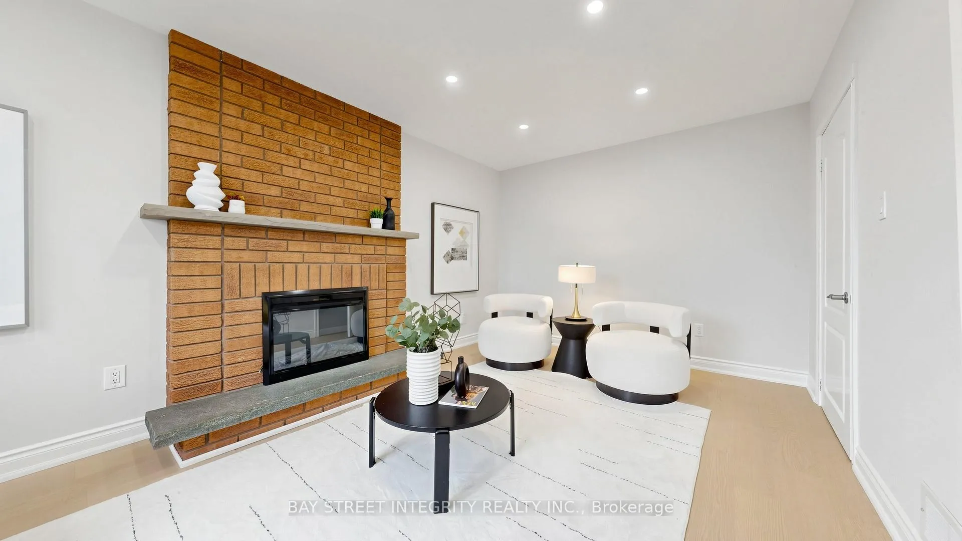 Photo 17 of 158 Largo Crescent, Vaughan, Maple — HOMEH