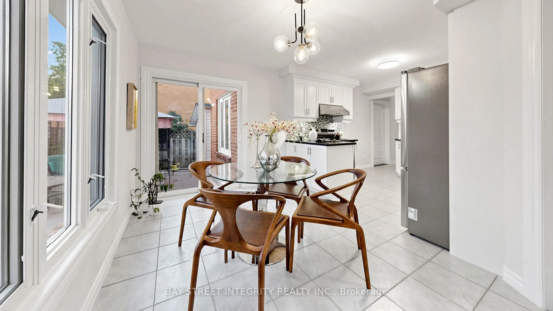 Photo 22 of 158 Largo Crescent, Vaughan, Maple — HOMEH