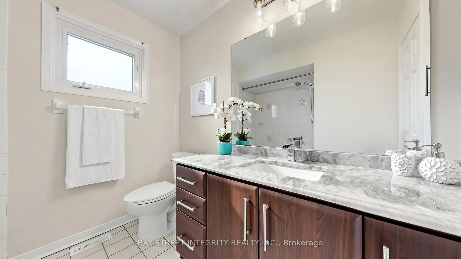Photo 43 of 158 Largo Crescent, Vaughan, Maple — HOMEH