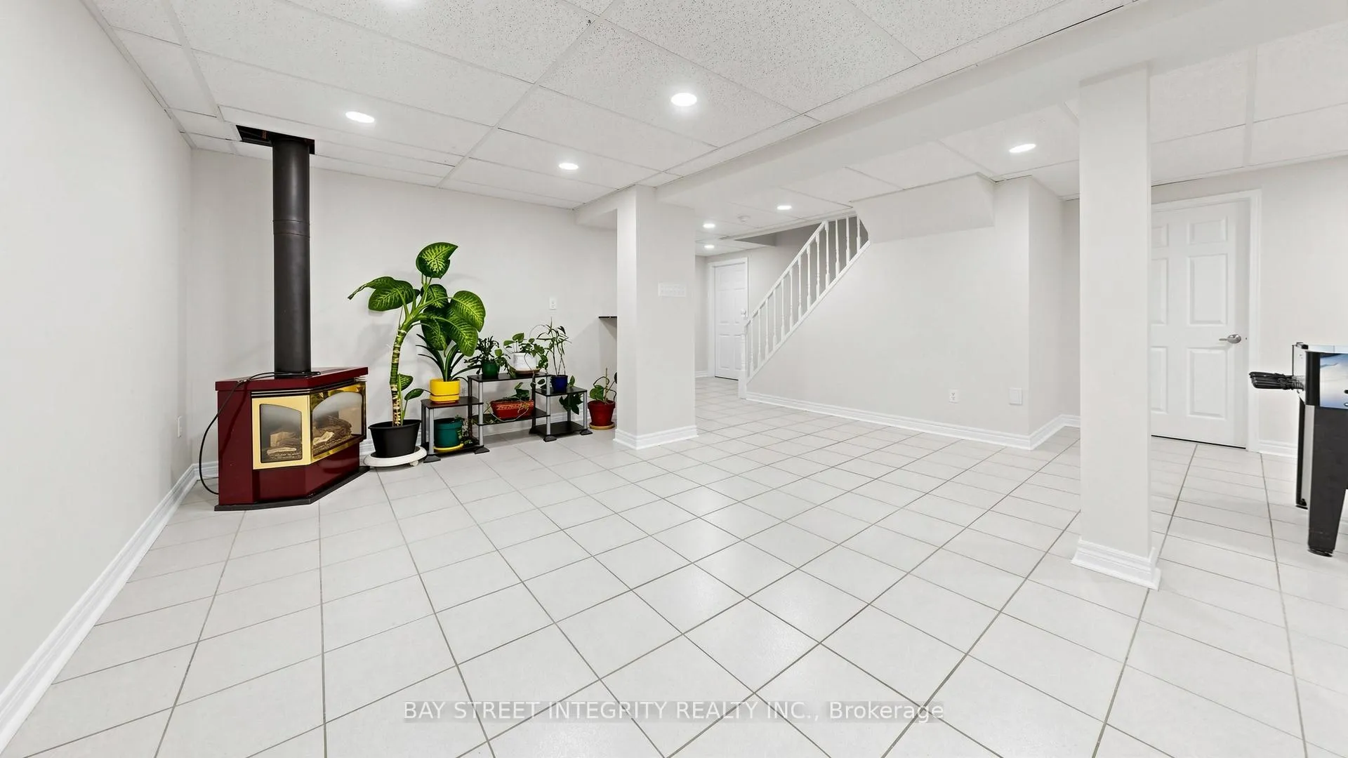 Photo 46 of 158 Largo Crescent, Vaughan, Maple — HOMEH