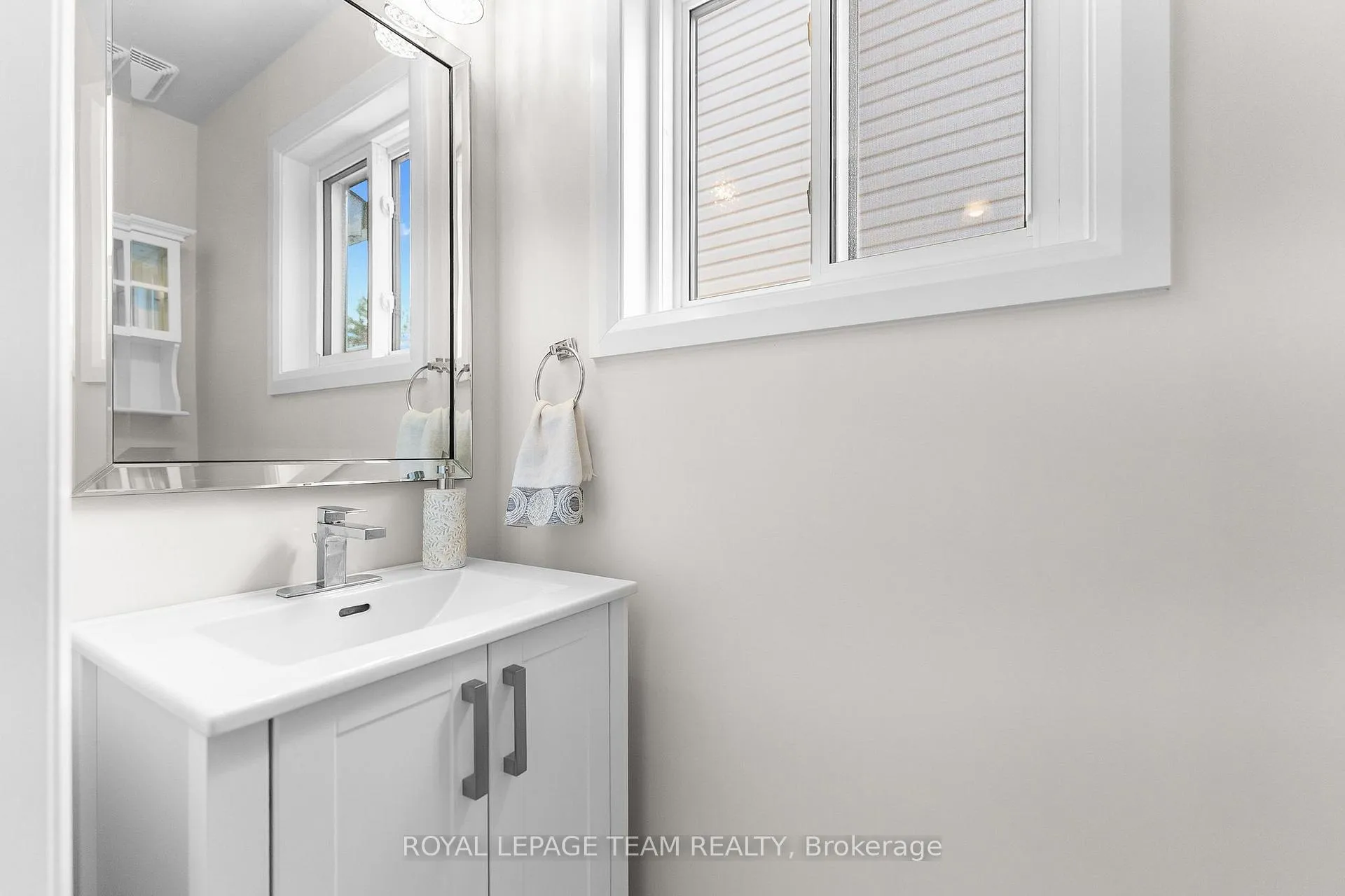 Photo 9 of 14 Newcastle Avenue, Ottawa, Kanata - Morgan's Grant/South March — HOMEH