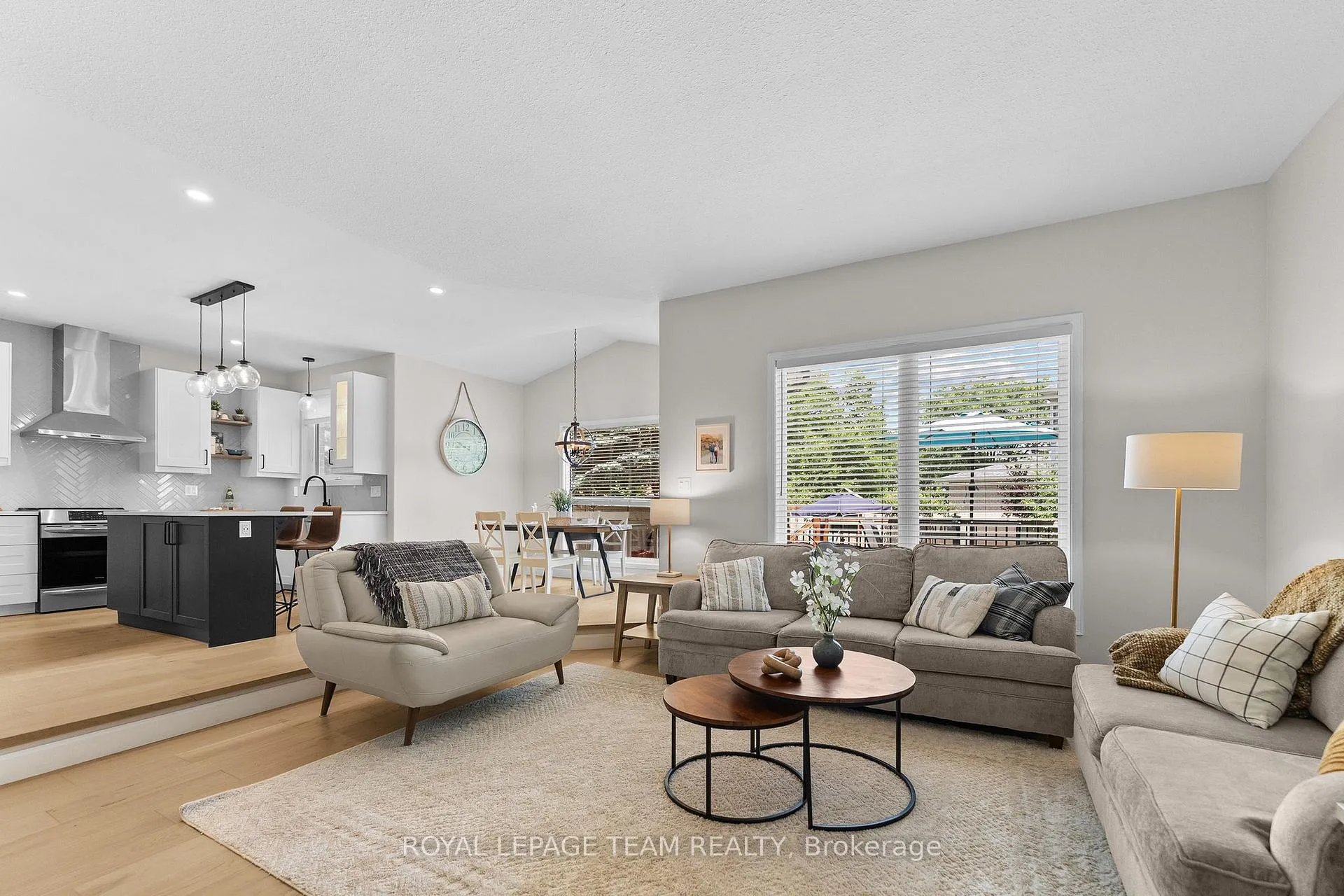 Photo 12 of 14 Newcastle Avenue, Ottawa, Kanata - Morgan's Grant/South March — HOMEH