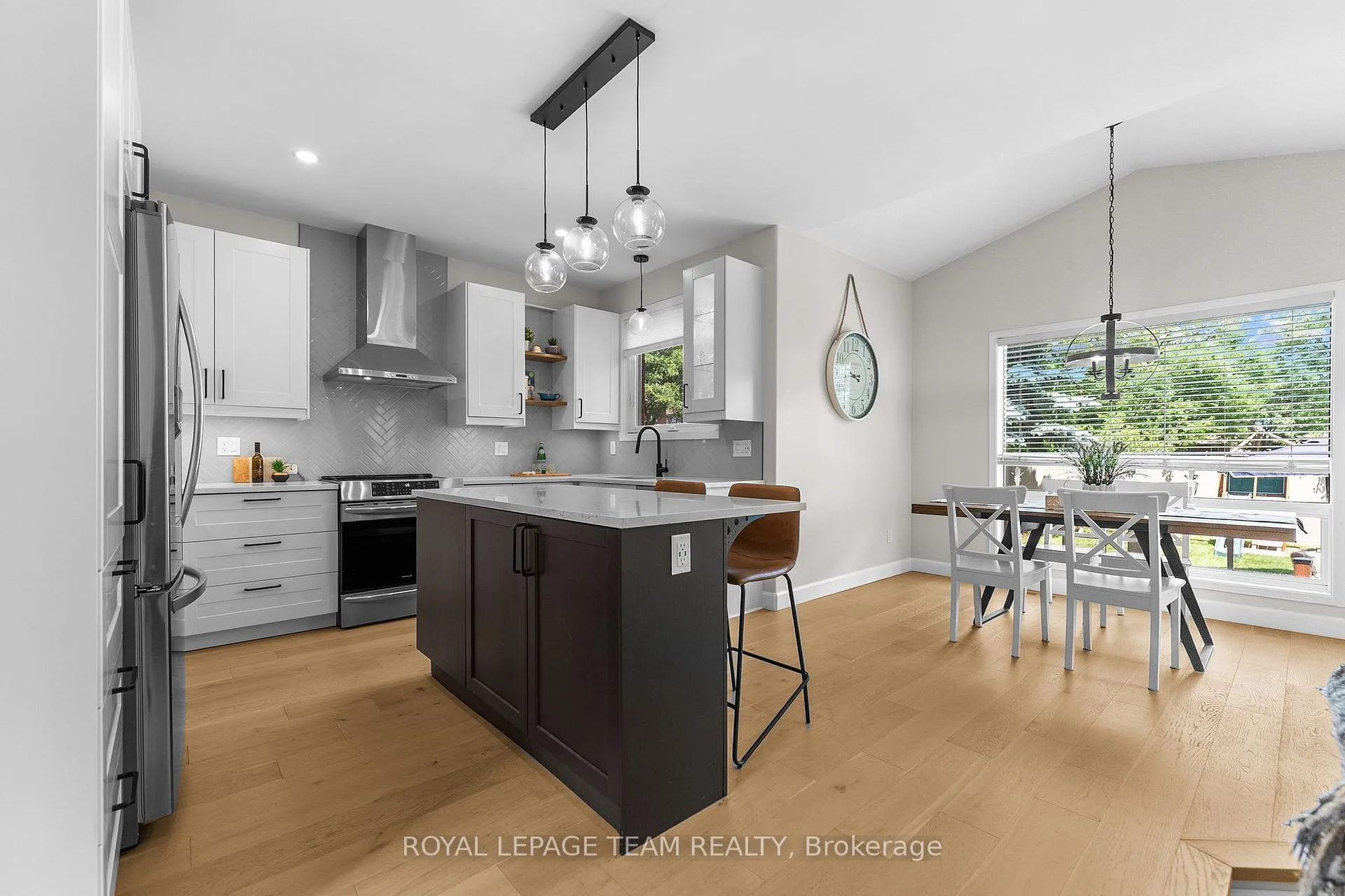 Photo 17 of 14 Newcastle Avenue, Ottawa, Kanata - Morgan's Grant/South March — HOMEH