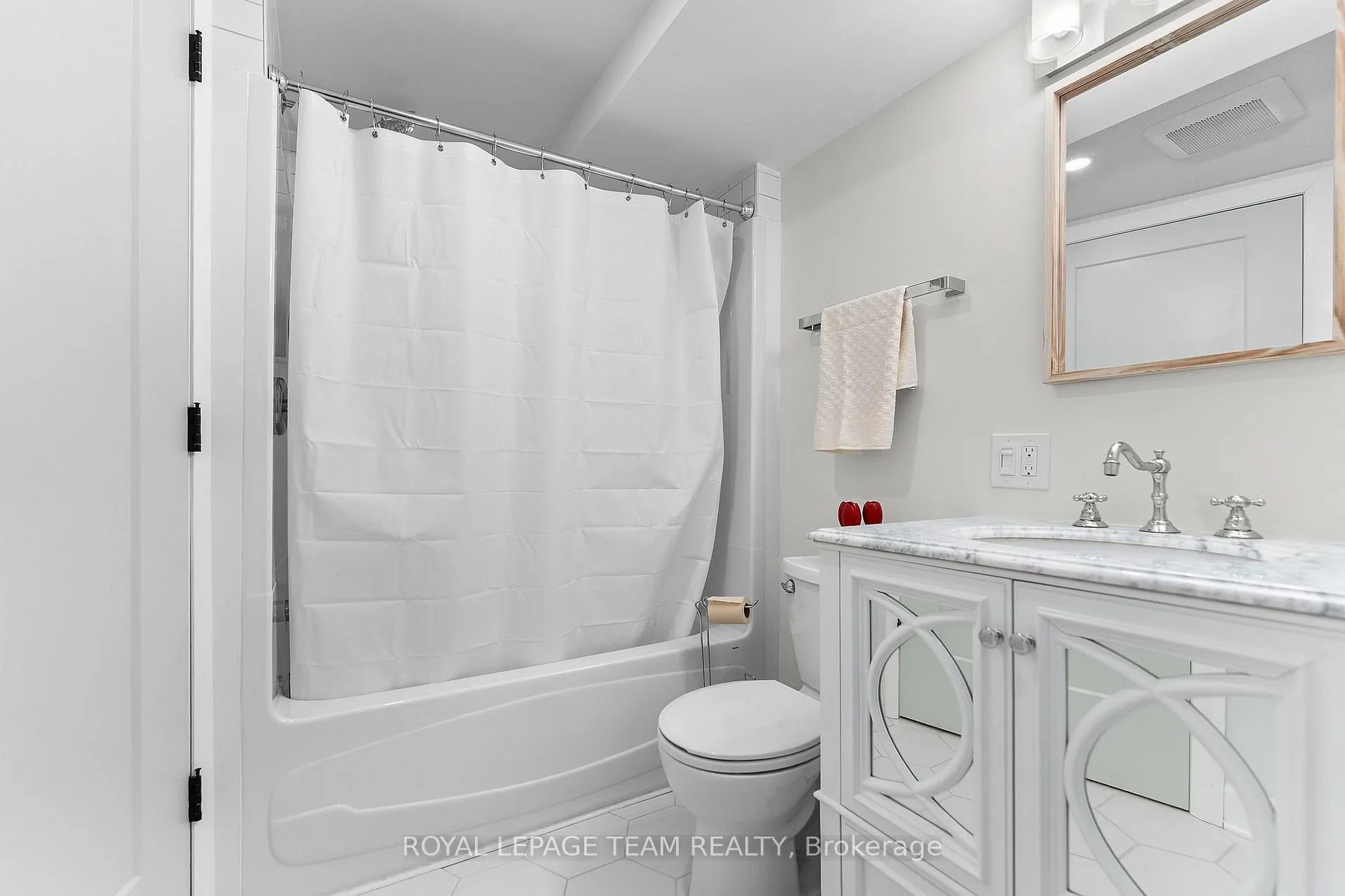 Photo 36 of 14 Newcastle Avenue, Ottawa, Kanata - Morgan's Grant/South March — HOMEH