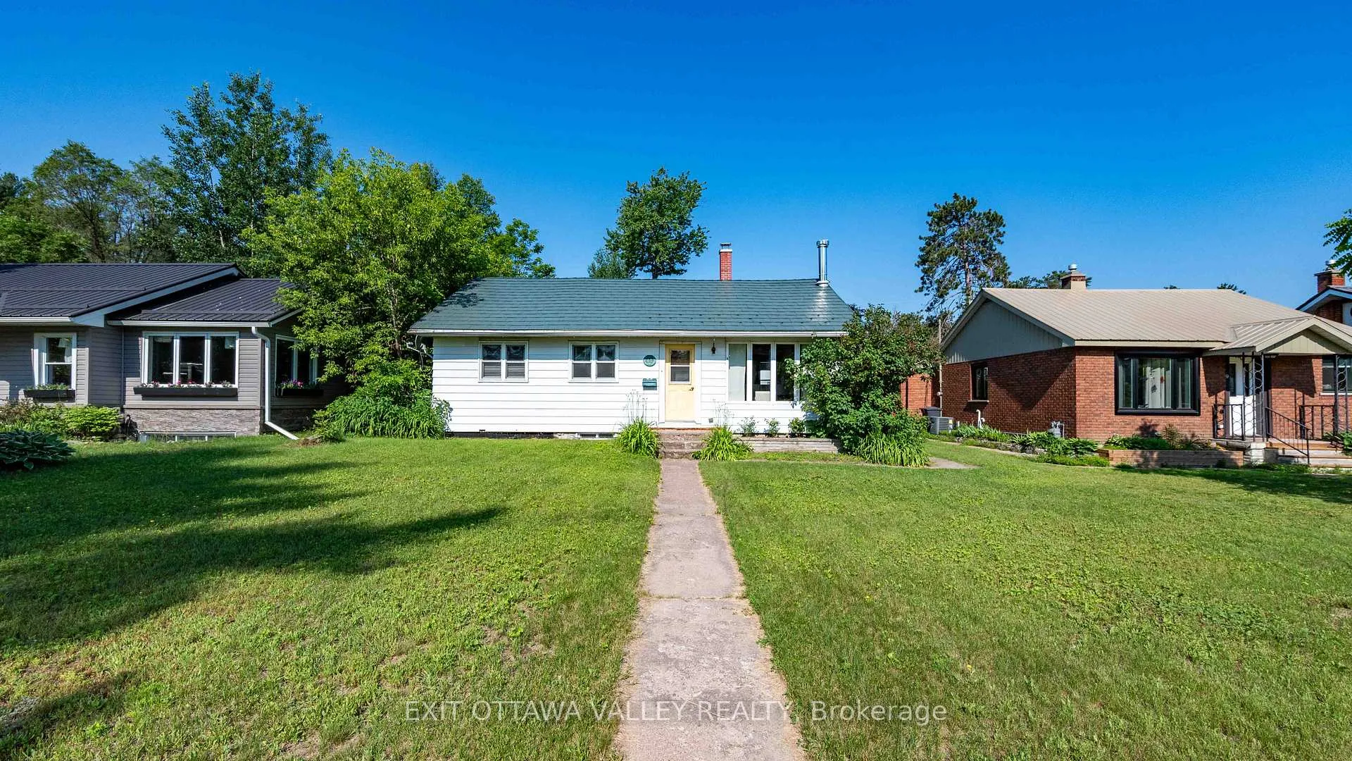Photo 1 of 41 Huron Street, Deep River, Deep River — HOMEH