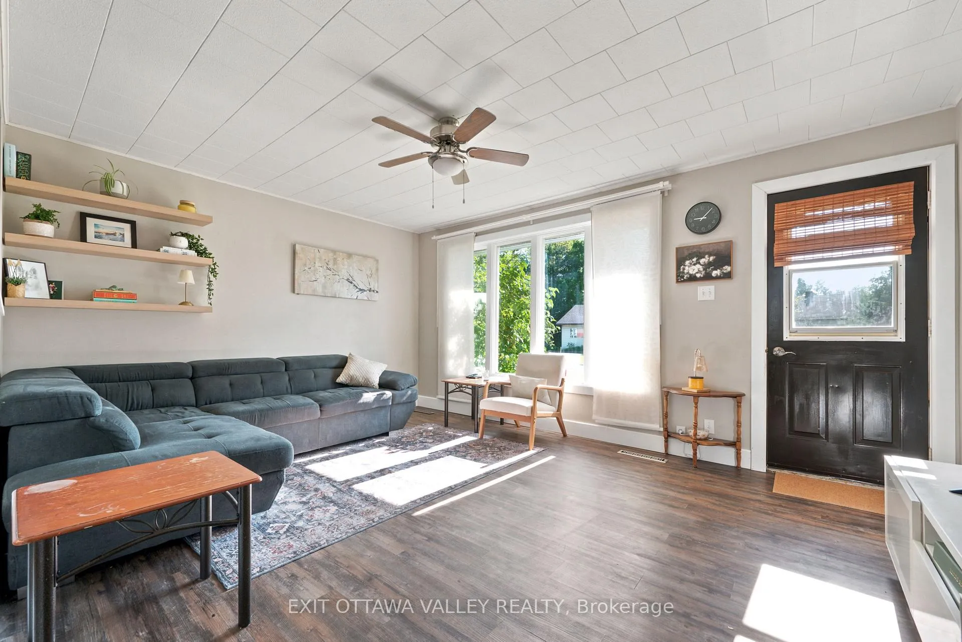 Photo 2 of 41 Huron Street, Deep River, Deep River — HOMEH