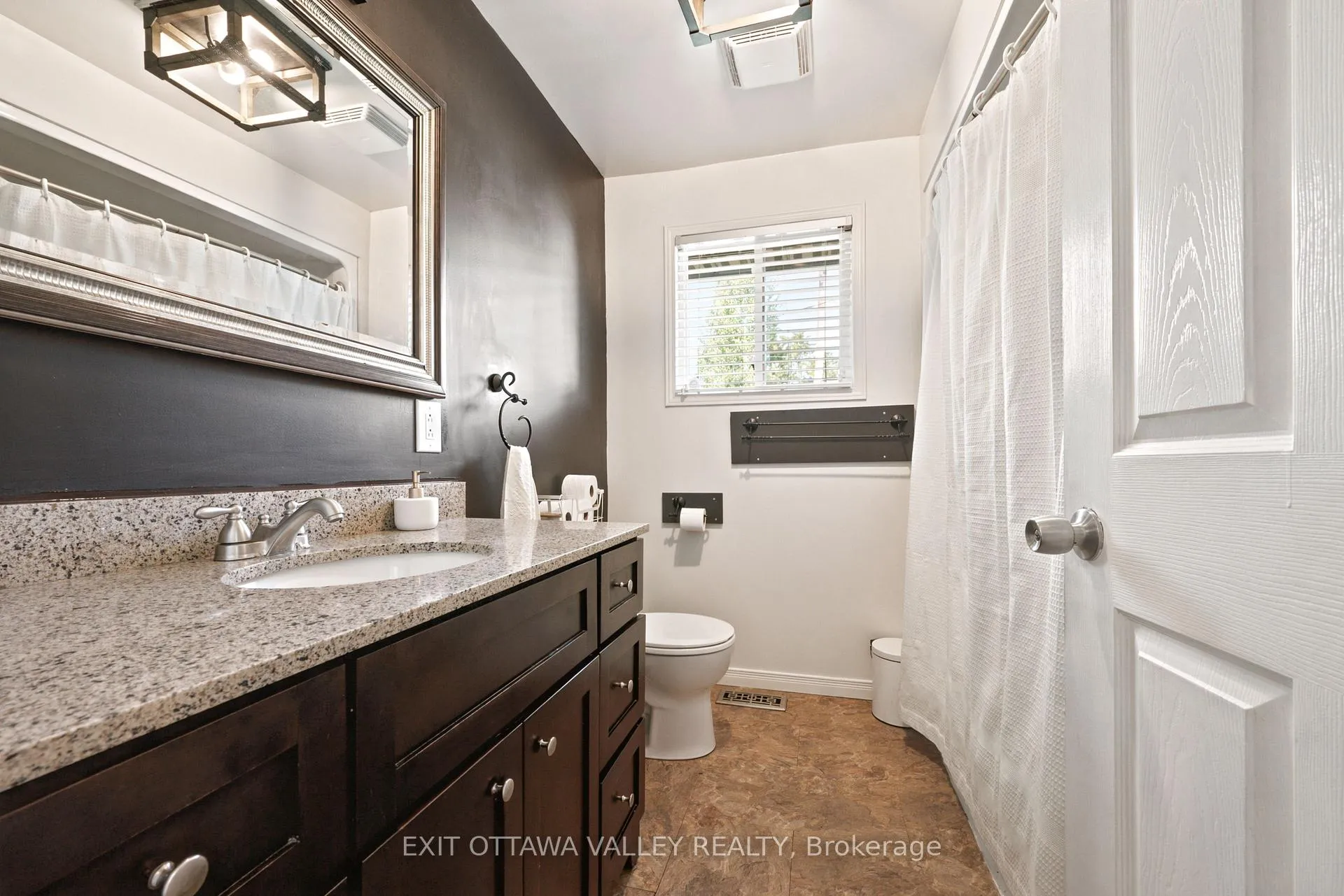 Photo 16 of 41 Huron Street, Deep River, Deep River — HOMEH